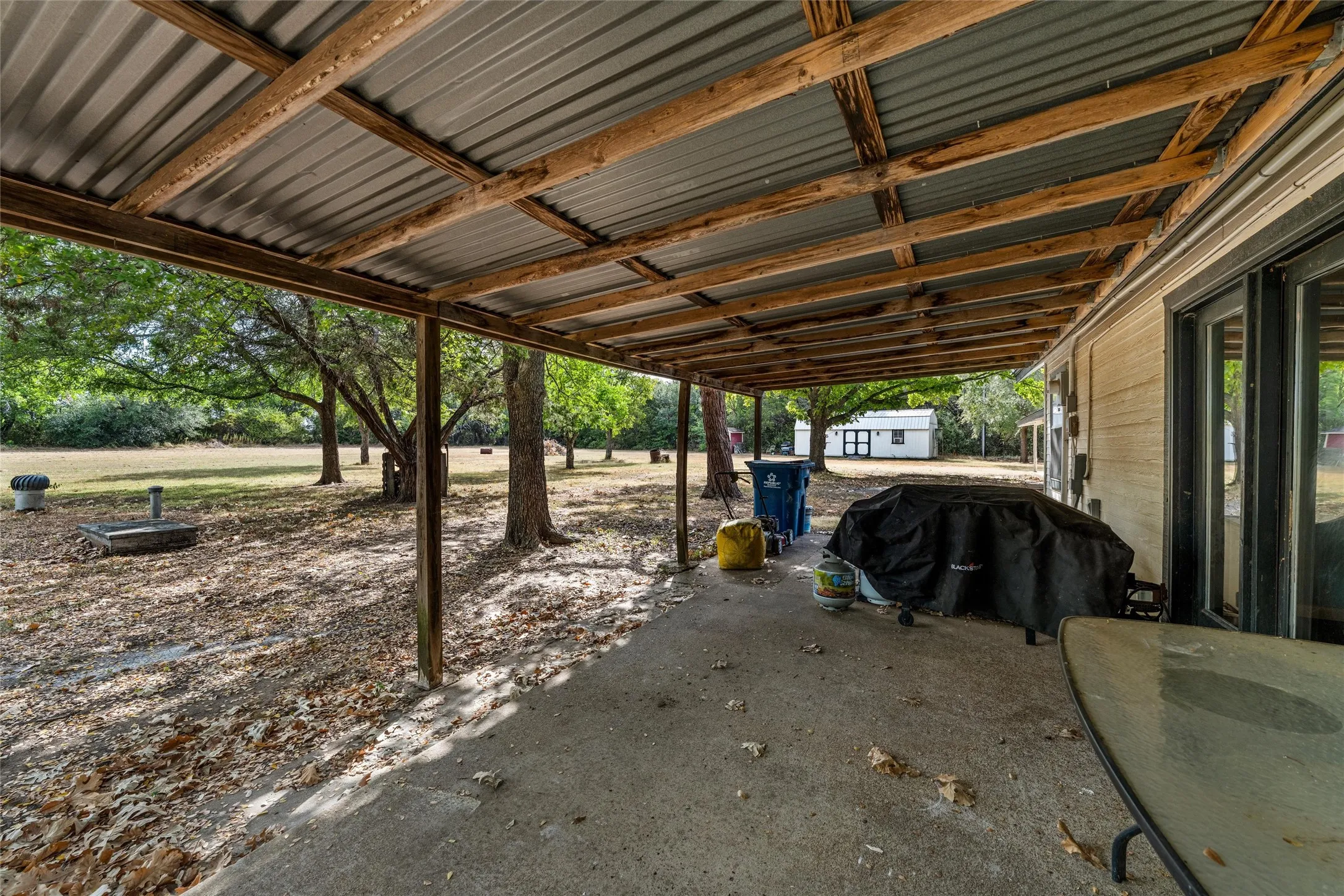 Single Family Residence For Sale in Hill County , 178 Murdoch Road, Whitney, Texas 76692, 3 Bedroom, 3 Bathroom, Garage spaces, 2,308 Sqft, built in 1986, mls#21393057, Real Estate Agent in Whitney, Homes For Sale in Hill county, Homes For Sale in Whitney, Realtor in Whitney Texas, Real Estate Brokerage Independent Realty Texas, Luminita Cordes Realtor
