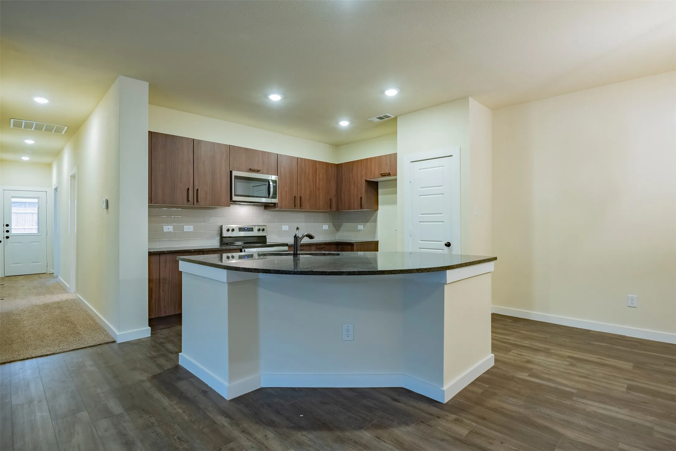 Duplex For Rent in Ellis County , 709 Blackland Drive, Venus, Texas 76084, 3 Bedroom, 2 Bathroom, 2 Garage spaces, 1,361 Sqft, built in 2024, mls#21393161, Real Estate Agent in Venus, Homes For Rent in Ellis county, Homes For Rent in Venus, Realtor in Venus Texas, Real Estate Brokerage Independent Realty Texas, Luminita Cordes Realtor