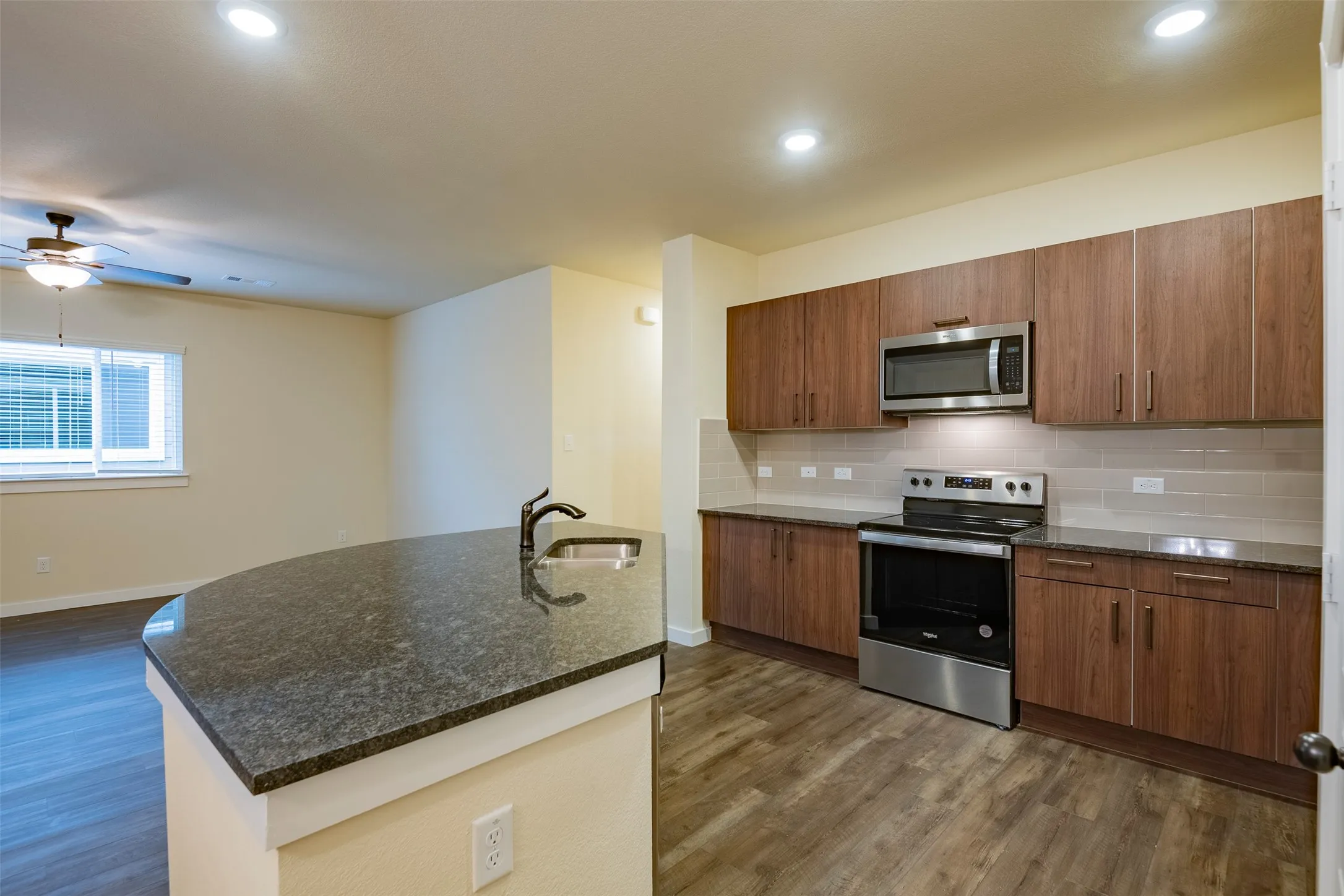Duplex For Rent in Ellis County , 709 Blackland Drive, Venus, Texas 76084, 3 Bedroom, 2 Bathroom, 2 Garage spaces, 1,361 Sqft, built in 2024, mls#21393161, Real Estate Agent in Venus, Homes For Rent in Ellis county, Homes For Rent in Venus, Realtor in Venus Texas, Real Estate Brokerage Independent Realty Texas, Luminita Cordes Realtor