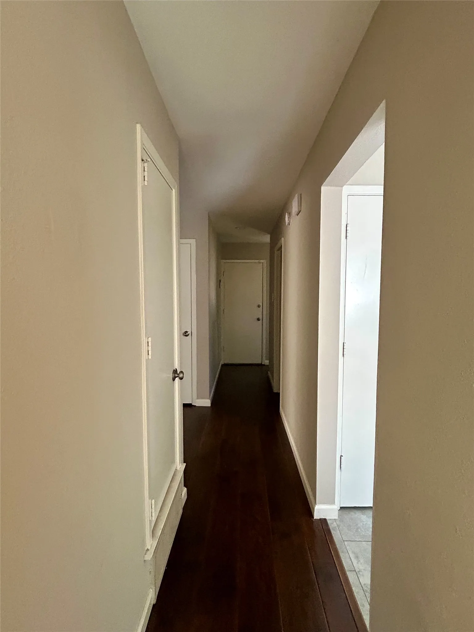Single Family Residence For Rent in Tarrant County , 408 Thorn Wood Drive, Euless, Texas 76039, 3 Bedroom, 2 Bathroom, 2 Garage spaces, 1,523 Sqft, built in 1982, mls#21387862, Real Estate Agent in Euless, Homes For Rent in Tarrant county, Homes For Rent in Euless, Realtor in Euless Texas, Real Estate Brokerage Independent Realty Texas, Luminita Cordes Realtor