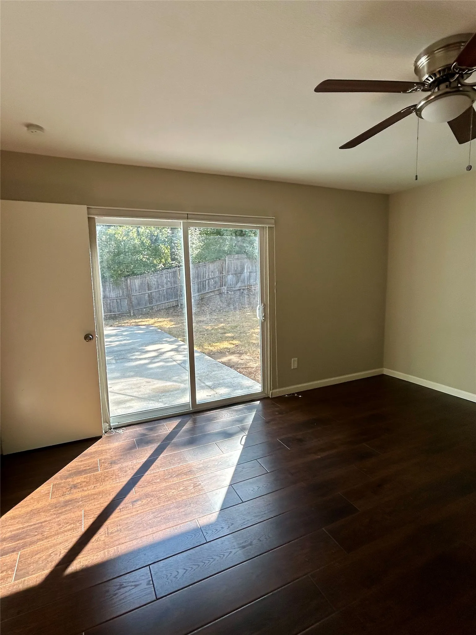 Single Family Residence For Rent in Tarrant County , 408 Thorn Wood Drive, Euless, Texas 76039, 3 Bedroom, 2 Bathroom, 2 Garage spaces, 1,523 Sqft, built in 1982, mls#21387862, Real Estate Agent in Euless, Homes For Rent in Tarrant county, Homes For Rent in Euless, Realtor in Euless Texas, Real Estate Brokerage Independent Realty Texas, Luminita Cordes Realtor