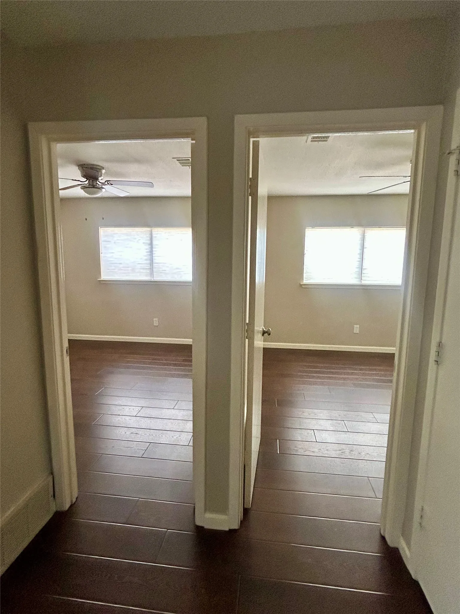 Single Family Residence For Rent in Tarrant County , 408 Thorn Wood Drive, Euless, Texas 76039, 3 Bedroom, 2 Bathroom, 2 Garage spaces, 1,523 Sqft, built in 1982, mls#21387862, Real Estate Agent in Euless, Homes For Rent in Tarrant county, Homes For Rent in Euless, Realtor in Euless Texas, Real Estate Brokerage Independent Realty Texas, Luminita Cordes Realtor