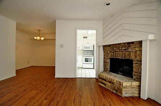 Townhouse For Rent in Dallas County , 5630 Spring Valley Road 24b, Dallas, Texas 75254, 1 Bedroom, 2 Bathroom, Garage spaces, 962 Sqft, built in 1982, mls#21393164, Real Estate Agent in Dallas, Homes For Rent in Dallas county, Homes For Rent in Dallas, Realtor in Dallas Texas, Real Estate Brokerage Independent Realty Texas, Luminita Cordes Realtor