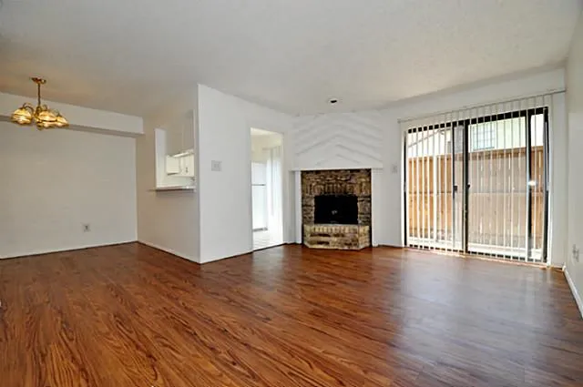 Townhouse For Rent in Dallas County , 5630 Spring Valley Road 24b, Dallas, Texas 75254, 1 Bedroom, 2 Bathroom, Garage spaces, 962 Sqft, built in 1982, mls#21393164, Real Estate Agent in Dallas, Homes For Rent in Dallas county, Homes For Rent in Dallas, Realtor in Dallas Texas, Real Estate Brokerage Independent Realty Texas, Luminita Cordes Realtor