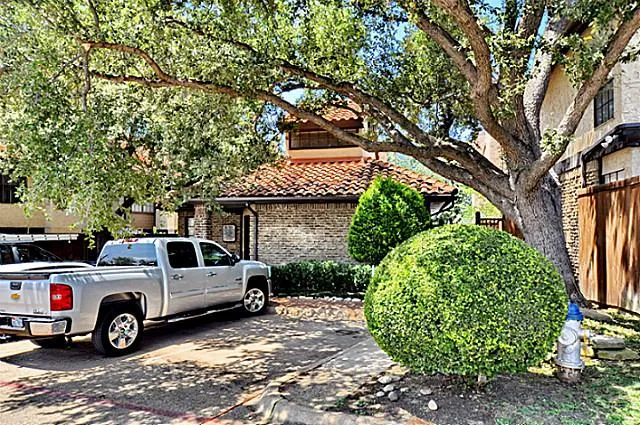 Townhouse For Rent in Dallas County , 5630 Spring Valley Road 24b, Dallas, Texas 75254, 1 Bedroom, 2 Bathroom, Garage spaces, 962 Sqft, built in 1982, mls#21393164, Real Estate Agent in Dallas, Homes For Rent in Dallas county, Homes For Rent in Dallas, Realtor in Dallas Texas, Real Estate Brokerage Independent Realty Texas, Luminita Cordes Realtor