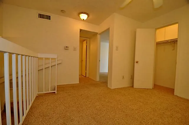 Townhouse For Rent in Dallas County , 5630 Spring Valley Road 24b, Dallas, Texas 75254, 1 Bedroom, 2 Bathroom, Garage spaces, 962 Sqft, built in 1982, mls#21393164, Real Estate Agent in Dallas, Homes For Rent in Dallas county, Homes For Rent in Dallas, Realtor in Dallas Texas, Real Estate Brokerage Independent Realty Texas, Luminita Cordes Realtor