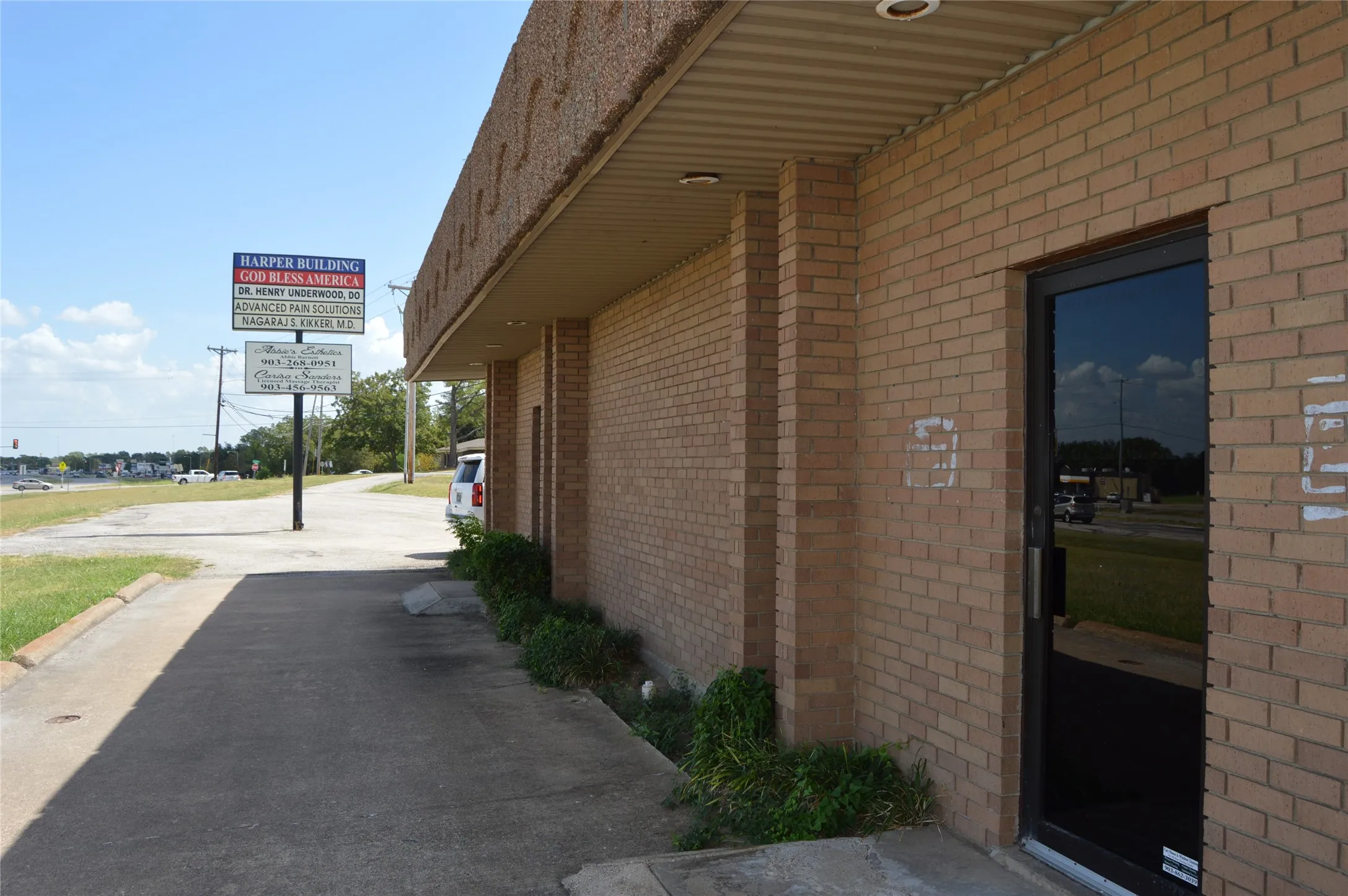 Office For Rent in Hunt County , 3931 Joe Ramsey Boulevard E A & B, Greenville, Texas 75401, 0, 0, Garage spaces, 0 Sqft, built in 1985, mls#21393142, Real Estate Agent in Greenville, Homes For Rent in Hunt county, Homes For Rent in Greenville, Realtor in Greenville Texas, Real Estate Brokerage Independent Realty Texas, Luminita Cordes Realtor