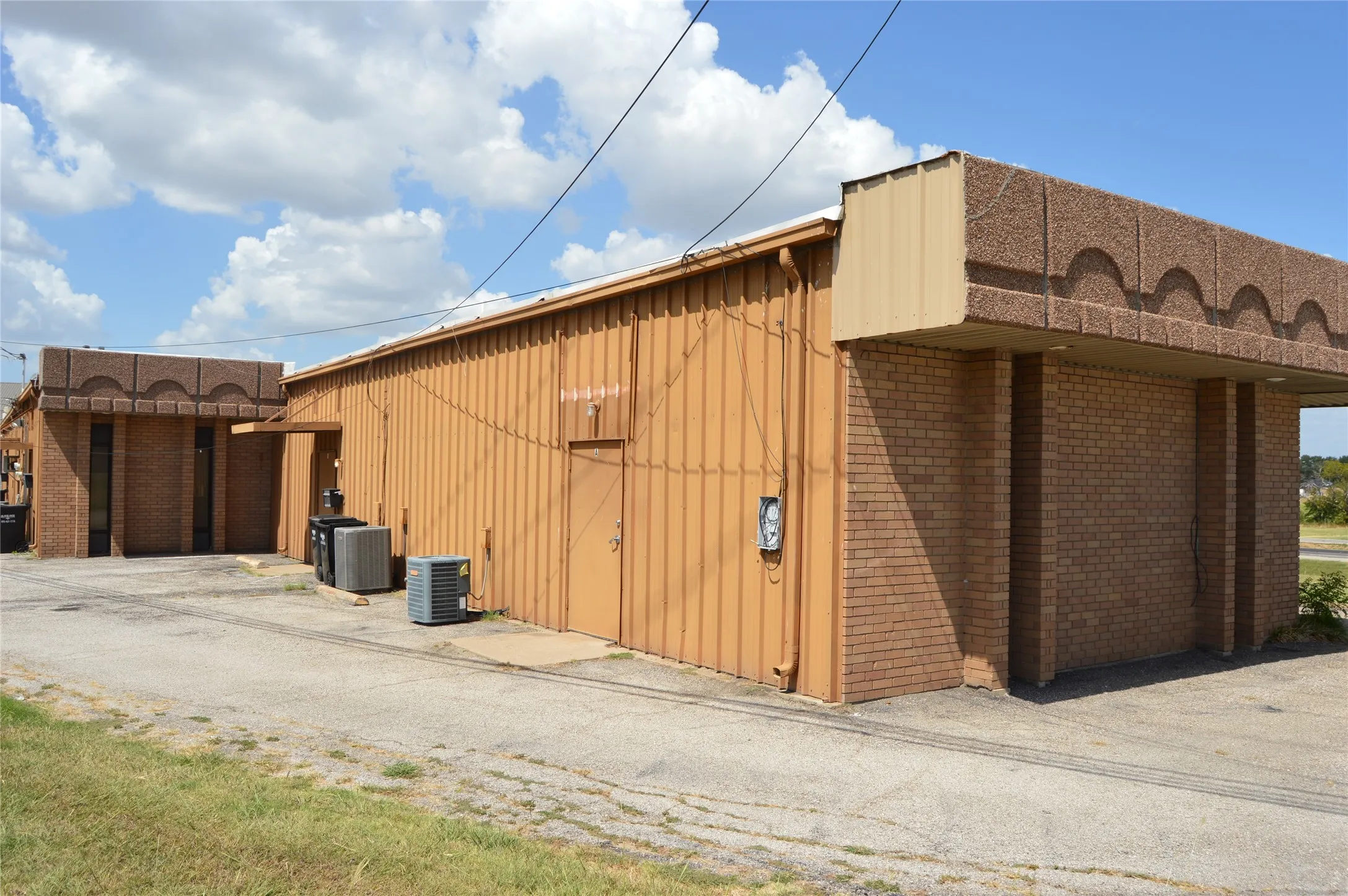 Office For Rent in Hunt County , 3931 Joe Ramsey Boulevard E A & B, Greenville, Texas 75401, 0, 0, Garage spaces, 0 Sqft, built in 1985, mls#21393142, Real Estate Agent in Greenville, Homes For Rent in Hunt county, Homes For Rent in Greenville, Realtor in Greenville Texas, Real Estate Brokerage Independent Realty Texas, Luminita Cordes Realtor