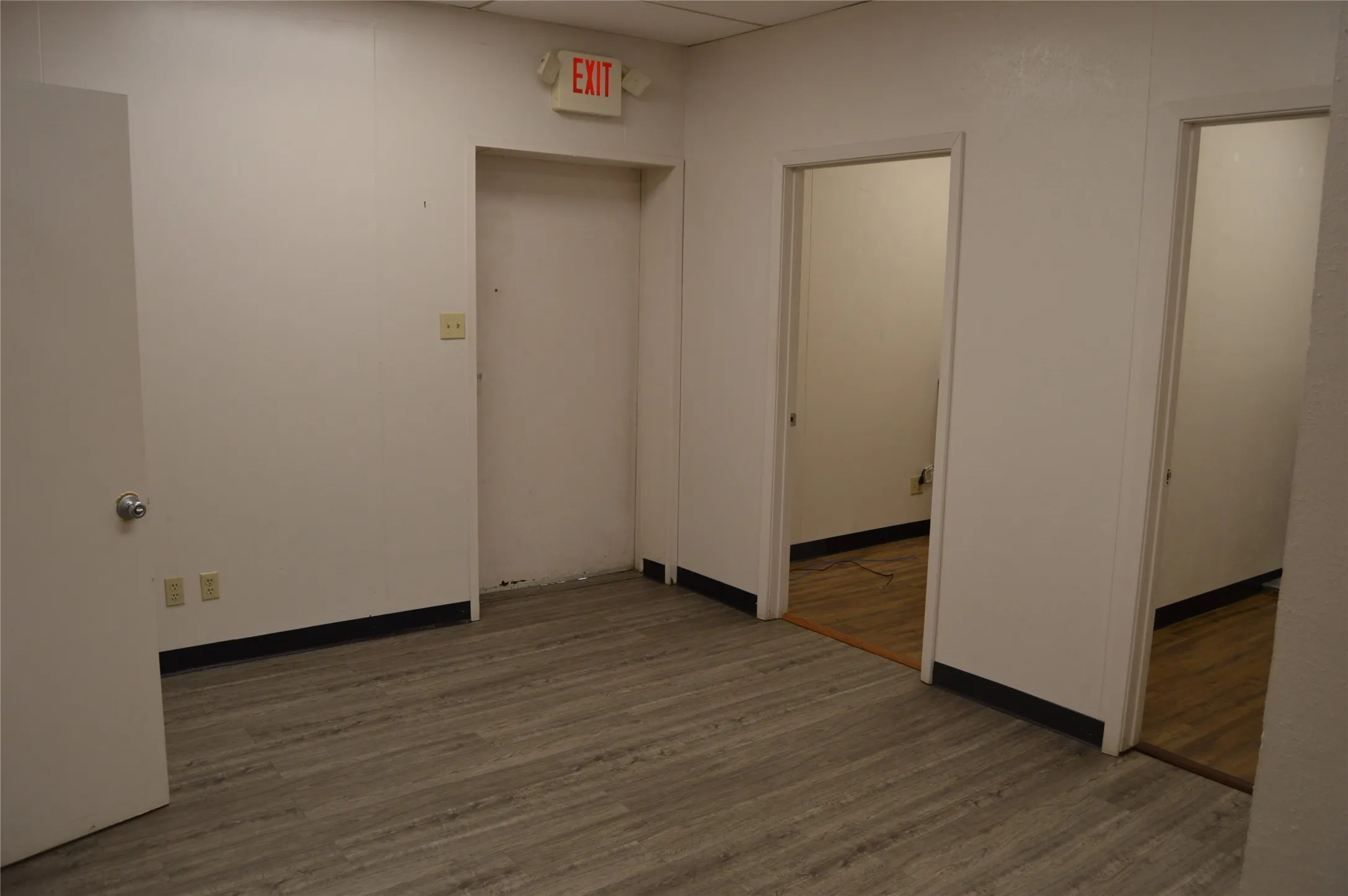 Office For Rent in Hunt County , 3931 Joe Ramsey Boulevard E A & B, Greenville, Texas 75401, 0, 0, Garage spaces, 0 Sqft, built in 1985, mls#21393142, Real Estate Agent in Greenville, Homes For Rent in Hunt county, Homes For Rent in Greenville, Realtor in Greenville Texas, Real Estate Brokerage Independent Realty Texas, Luminita Cordes Realtor