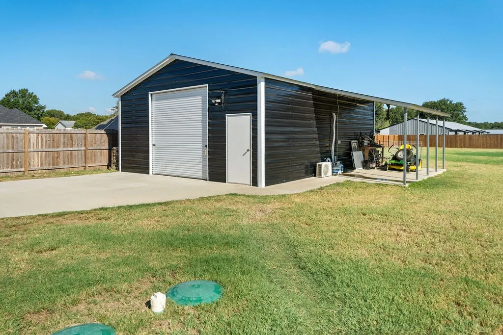 Single Family Residence For Sale in Smith County , 16139 Eagle Lane, Lindale, Texas 75771, 3 Bedroom, 2 Bathroom, 2 Garage spaces, 1,817 Sqft, built in 2024, mls#21393126, Real Estate Agent in Lindale, Homes For Sale in Smith county, Homes For Sale in Lindale, Realtor in Lindale Texas, Real Estate Brokerage Independent Realty Texas, Luminita Cordes Realtor