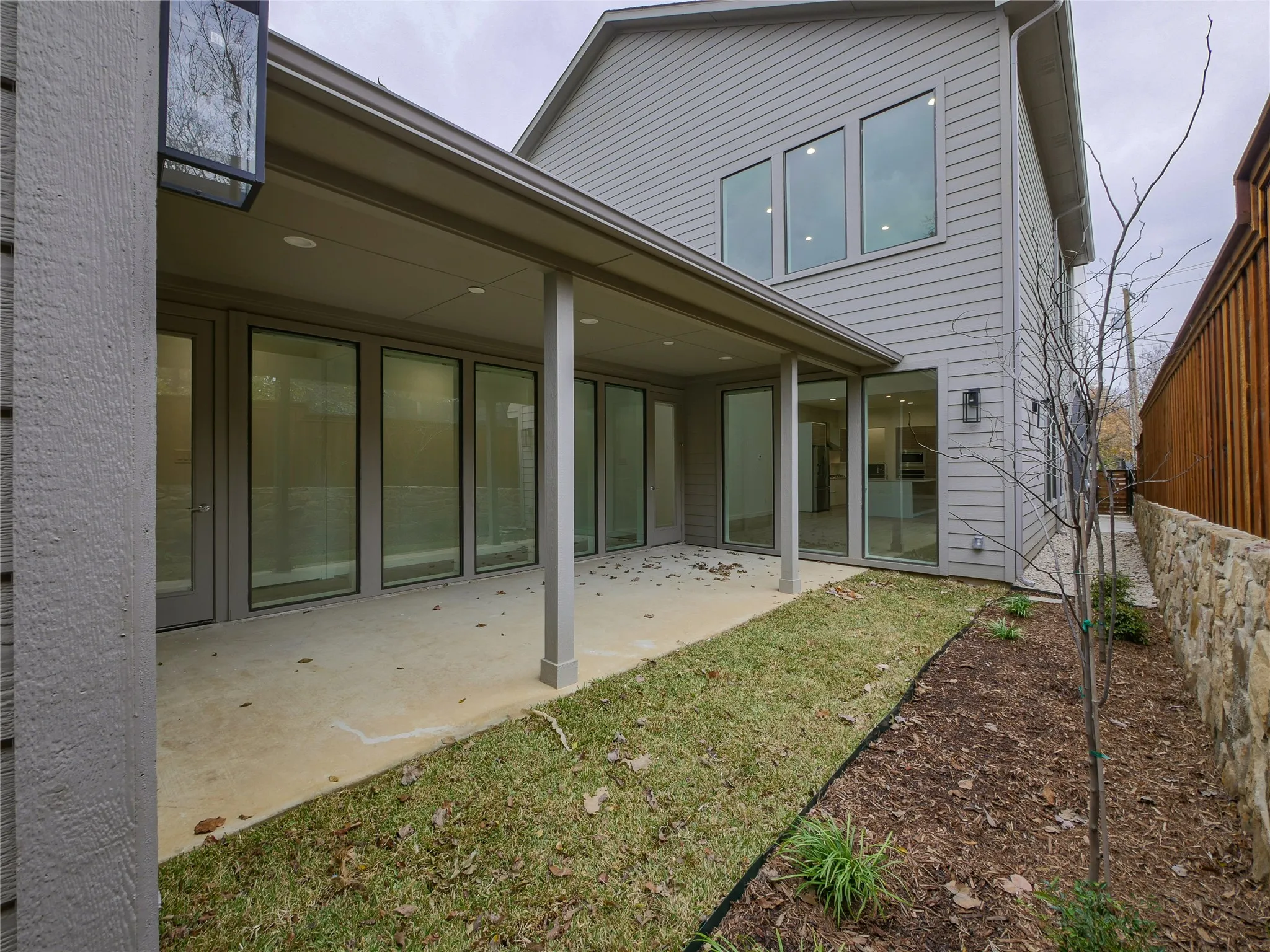 Duplex For Rent in Dallas County , 2326 Vagas Avenue, Dallas, Texas 75219, 3 Bedroom, 3 Bathroom, 2 Garage spaces, 2,258 Sqft, built in 2019, mls#21393171, Real Estate Agent in Dallas, Homes For Rent in Dallas county, Homes For Rent in Dallas, Realtor in Dallas Texas, Real Estate Brokerage Independent Realty Texas, Luminita Cordes Realtor
