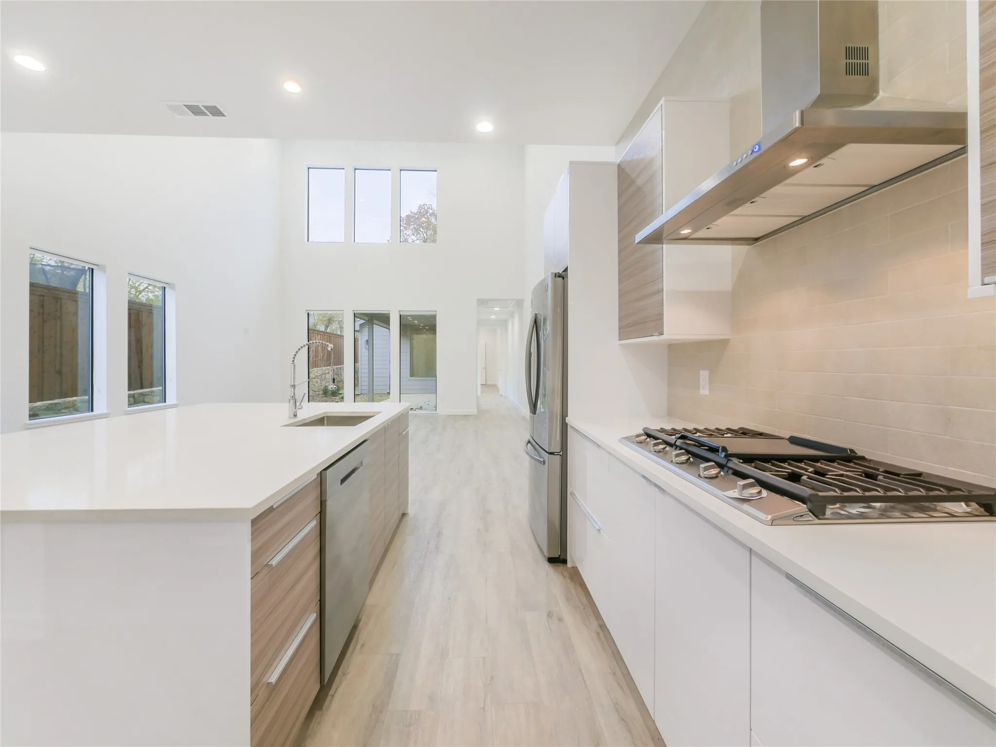 Duplex For Rent in Dallas County , 2326 Vagas Avenue, Dallas, Texas 75219, 3 Bedroom, 3 Bathroom, 2 Garage spaces, 2,258 Sqft, built in 2019, mls#21393171, Real Estate Agent in Dallas, Homes For Rent in Dallas county, Homes For Rent in Dallas, Realtor in Dallas Texas, Real Estate Brokerage Independent Realty Texas, Luminita Cordes Realtor