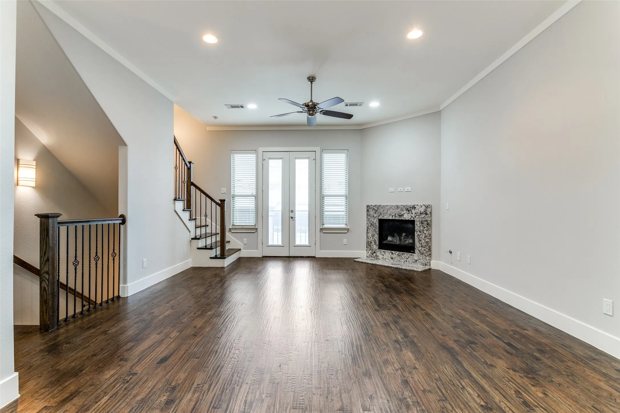 Townhouse For Rent in Dallas County , 4323 Dickason Avenue 2, Dallas, Texas 75219, 2 Bedroom, 3 Bathroom, 2 Garage spaces, 1,417 Sqft, built in 2014, mls#21393159, Real Estate Agent in Dallas, Homes For Rent in Dallas county, Homes For Rent in Dallas, Realtor in Dallas Texas, Real Estate Brokerage Independent Realty Texas, Luminita Cordes Realtor