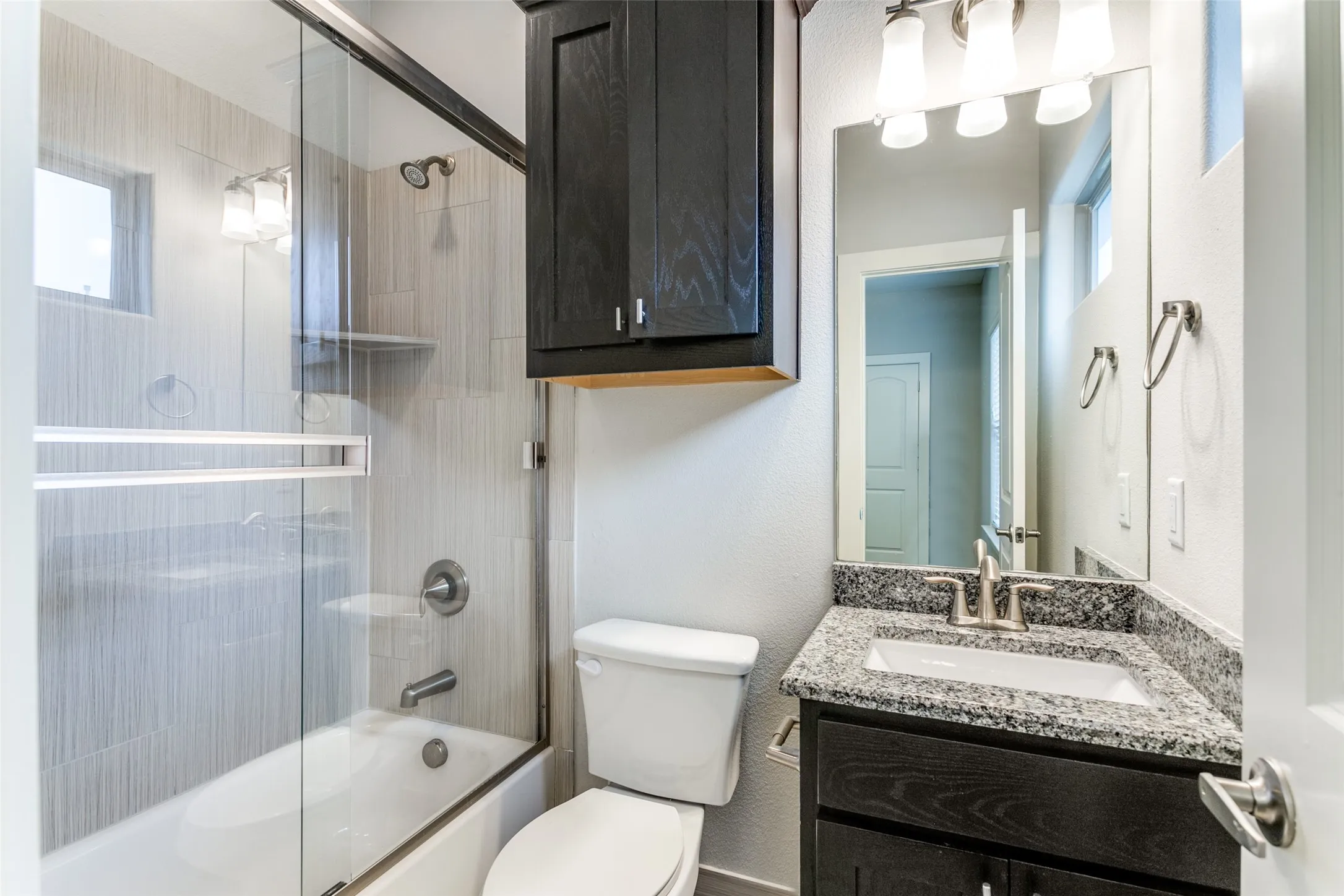 Townhouse For Rent in Dallas County , 4323 Dickason Avenue 2, Dallas, Texas 75219, 2 Bedroom, 3 Bathroom, 2 Garage spaces, 1,417 Sqft, built in 2014, mls#21393159, Real Estate Agent in Dallas, Homes For Rent in Dallas county, Homes For Rent in Dallas, Realtor in Dallas Texas, Real Estate Brokerage Independent Realty Texas, Luminita Cordes Realtor