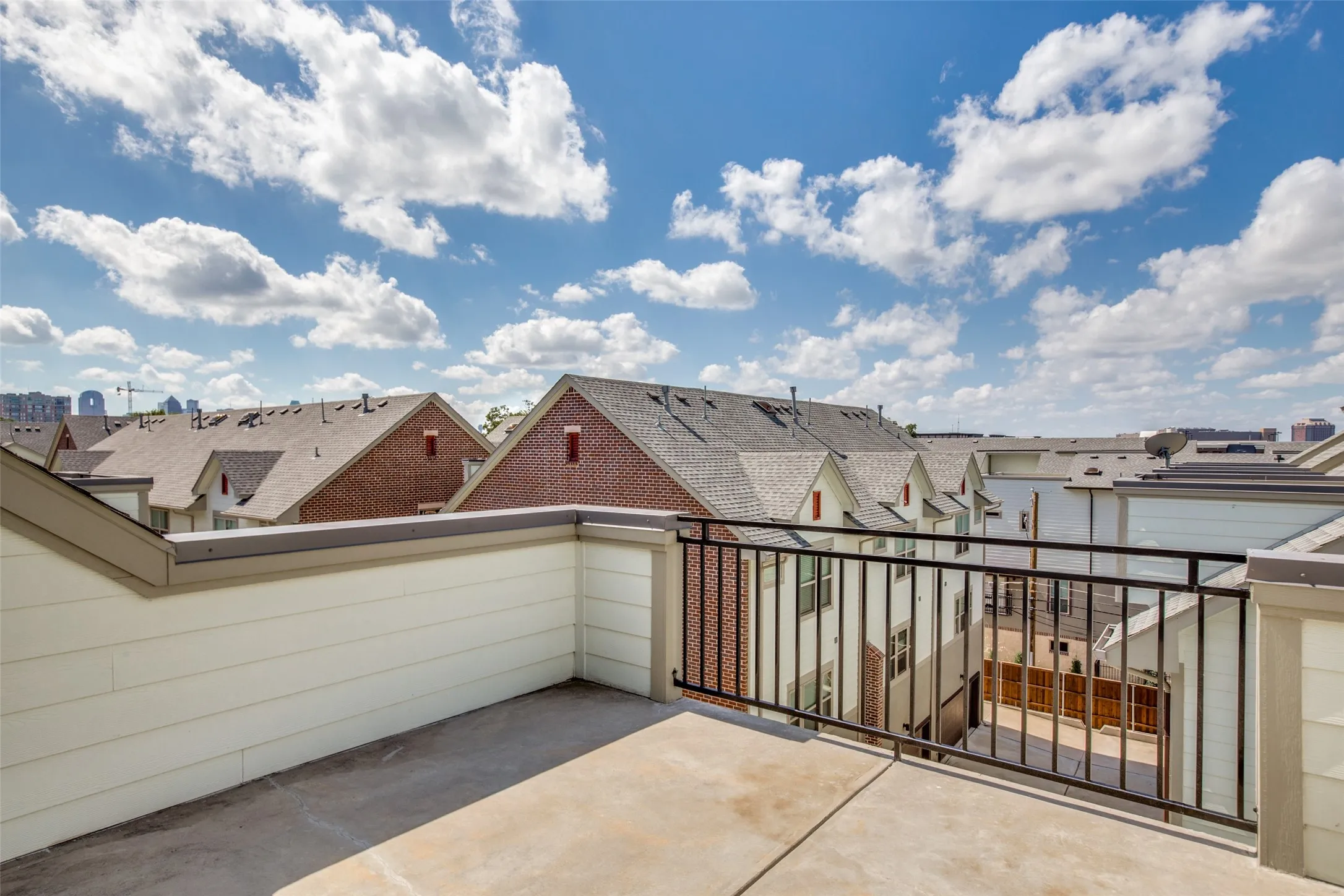 Townhouse For Rent in Dallas County , 4323 Dickason Avenue 2, Dallas, Texas 75219, 2 Bedroom, 3 Bathroom, 2 Garage spaces, 1,417 Sqft, built in 2014, mls#21393159, Real Estate Agent in Dallas, Homes For Rent in Dallas county, Homes For Rent in Dallas, Realtor in Dallas Texas, Real Estate Brokerage Independent Realty Texas, Luminita Cordes Realtor