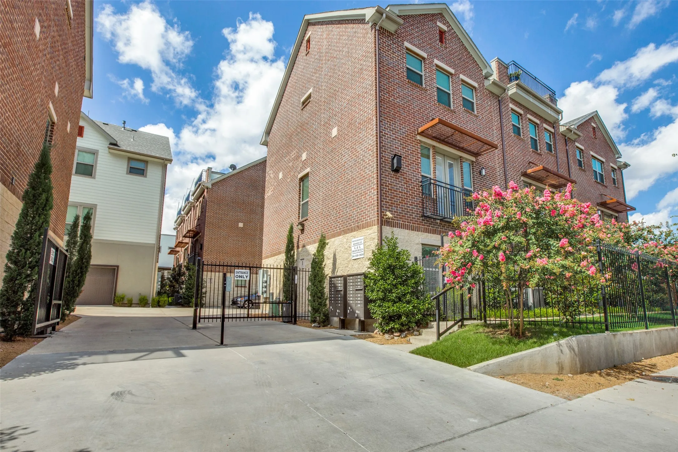 Townhouse For Rent