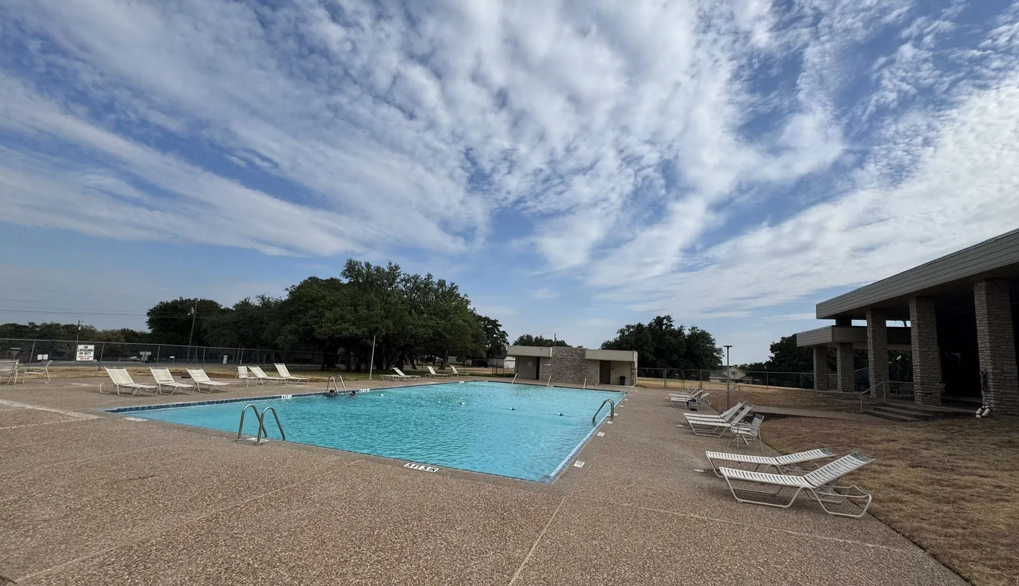 Single Family Residence For Sale in Hood County , 4003 Cherokee Court, Granbury, Texas 76048, 3 Bedroom, 2 Bathroom, Garage spaces, 1,320 Sqft, built in 1975, mls#21393177, Real Estate Agent in Granbury, Homes For Sale in Hood county, Homes For Sale in Granbury, Realtor in Granbury Texas, Real Estate Brokerage Independent Realty Texas, Luminita Cordes Realtor