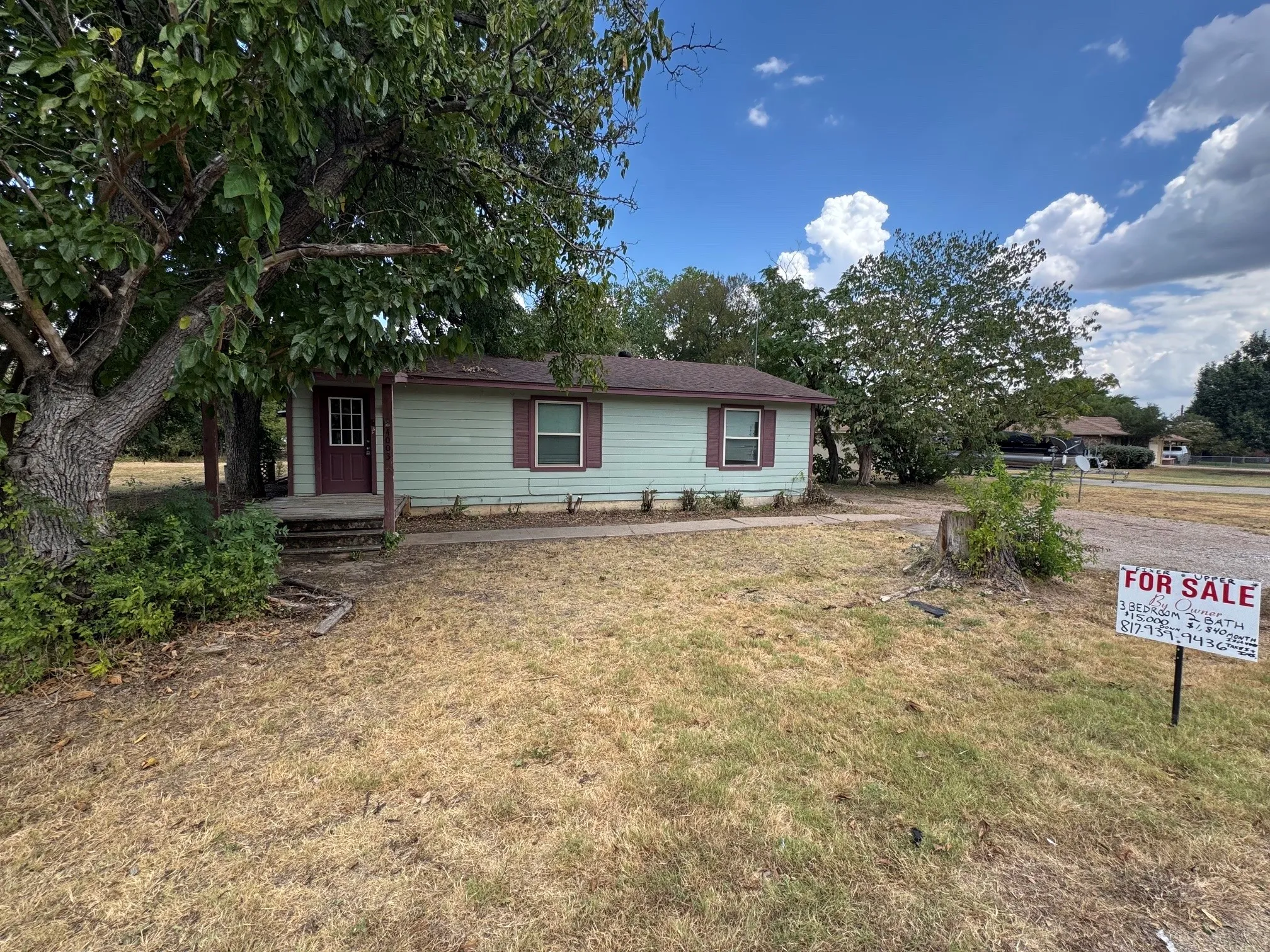 Single Family Residence For Sale in Hood County , 4003 Cherokee Court, Granbury, Texas 76048, 3 Bedroom, 2 Bathroom, Garage spaces, 1,320 Sqft, built in 1975, mls#21393177, Real Estate Agent in Granbury, Homes For Sale in Hood county, Homes For Sale in Granbury, Realtor in Granbury Texas, Real Estate Brokerage Independent Realty Texas, Luminita Cordes Realtor