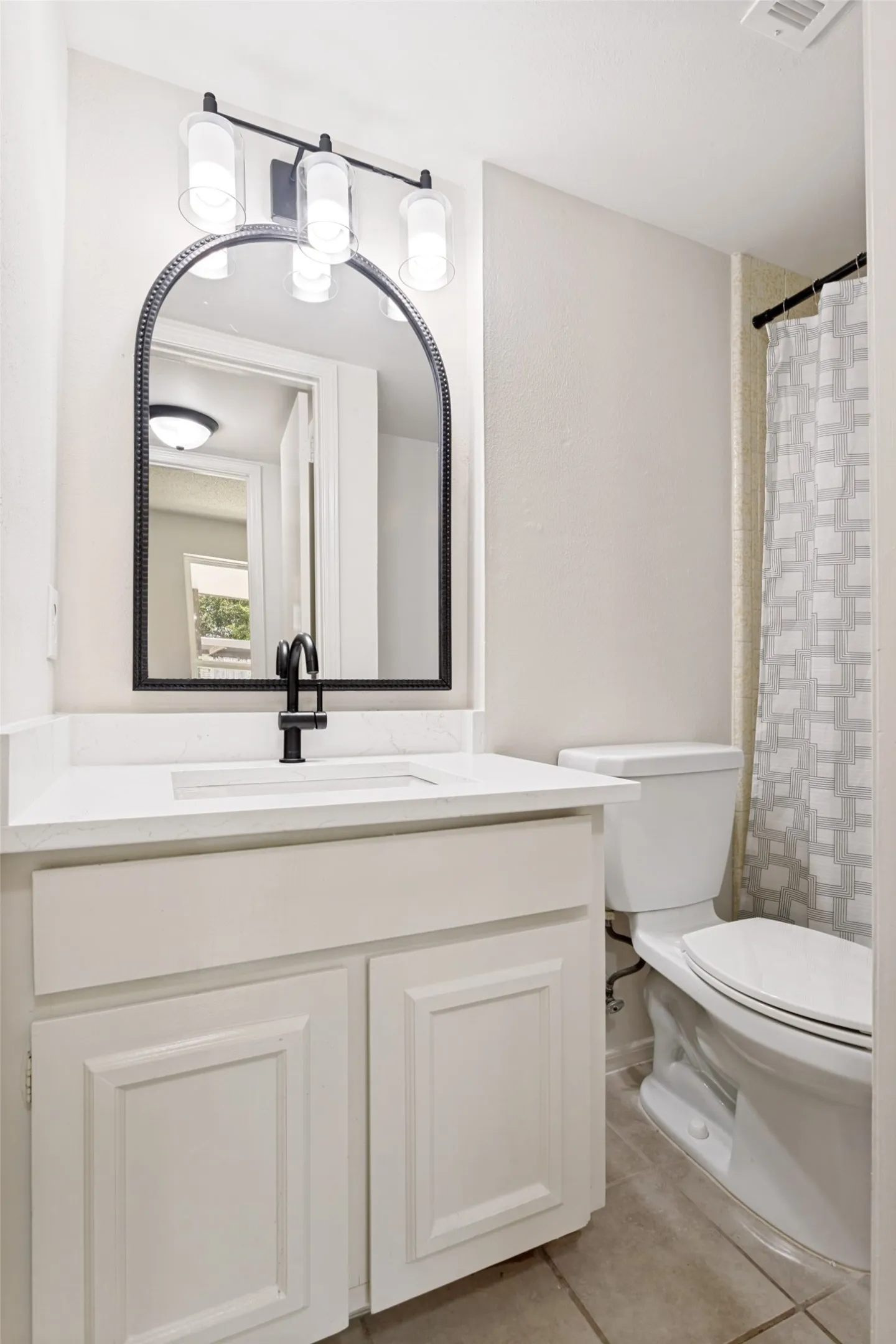 Townhouse For Rent in Dallas County , 3110 Roundtree Lane, Garland, Texas 75044, 3 Bedroom, 3 Bathroom, Garage spaces, 1,656 Sqft, built in 1974, mls#21392206, Real Estate Agent in Garland, Homes For Rent in Dallas county, Homes For Rent in Garland, Realtor in Garland Texas, Real Estate Brokerage Independent Realty Texas, Luminita Cordes Realtor