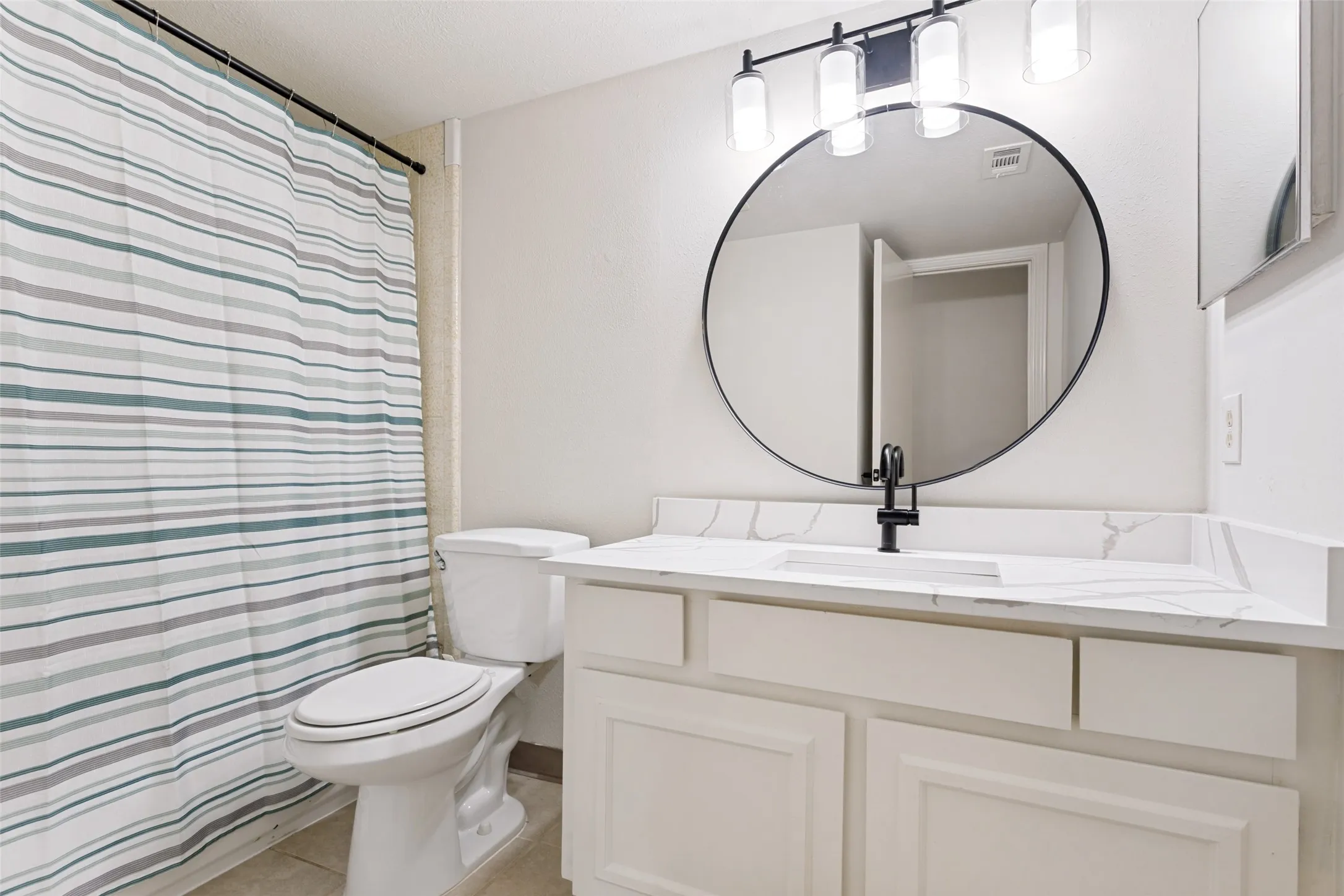 Townhouse For Rent in Dallas County , 3110 Roundtree Lane, Garland, Texas 75044, 3 Bedroom, 3 Bathroom, Garage spaces, 1,656 Sqft, built in 1974, mls#21392206, Real Estate Agent in Garland, Homes For Rent in Dallas county, Homes For Rent in Garland, Realtor in Garland Texas, Real Estate Brokerage Independent Realty Texas, Luminita Cordes Realtor
