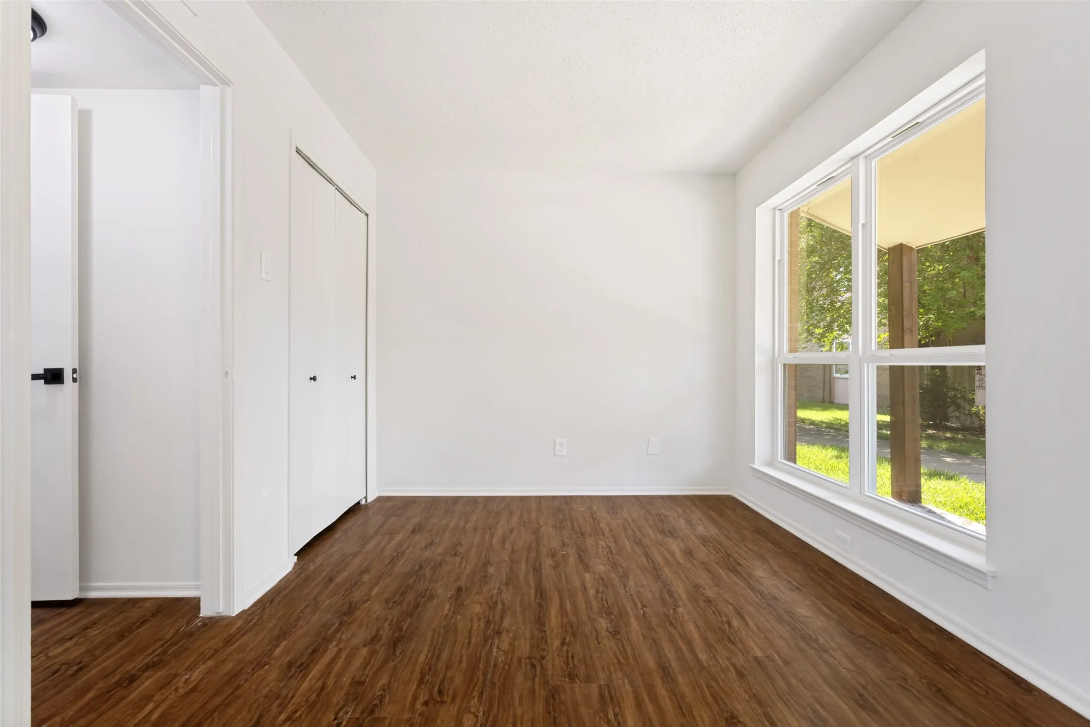 Townhouse For Rent in Dallas County , 3110 Roundtree Lane, Garland, Texas 75044, 3 Bedroom, 3 Bathroom, Garage spaces, 1,656 Sqft, built in 1974, mls#21392206, Real Estate Agent in Garland, Homes For Rent in Dallas county, Homes For Rent in Garland, Realtor in Garland Texas, Real Estate Brokerage Independent Realty Texas, Luminita Cordes Realtor