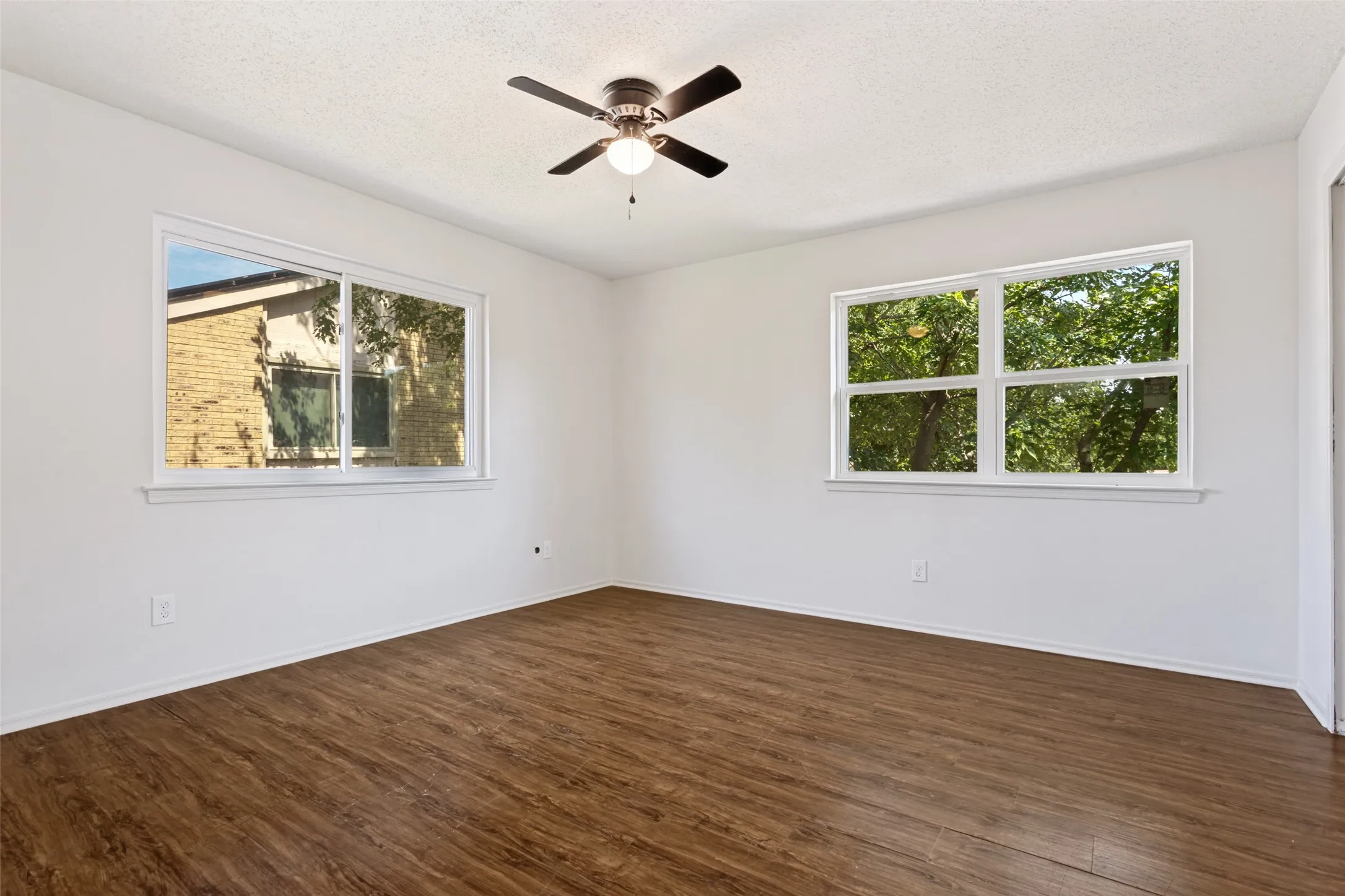 Townhouse For Rent in Dallas County , 3110 Roundtree Lane, Garland, Texas 75044, 3 Bedroom, 3 Bathroom, Garage spaces, 1,656 Sqft, built in 1974, mls#21392206, Real Estate Agent in Garland, Homes For Rent in Dallas county, Homes For Rent in Garland, Realtor in Garland Texas, Real Estate Brokerage Independent Realty Texas, Luminita Cordes Realtor