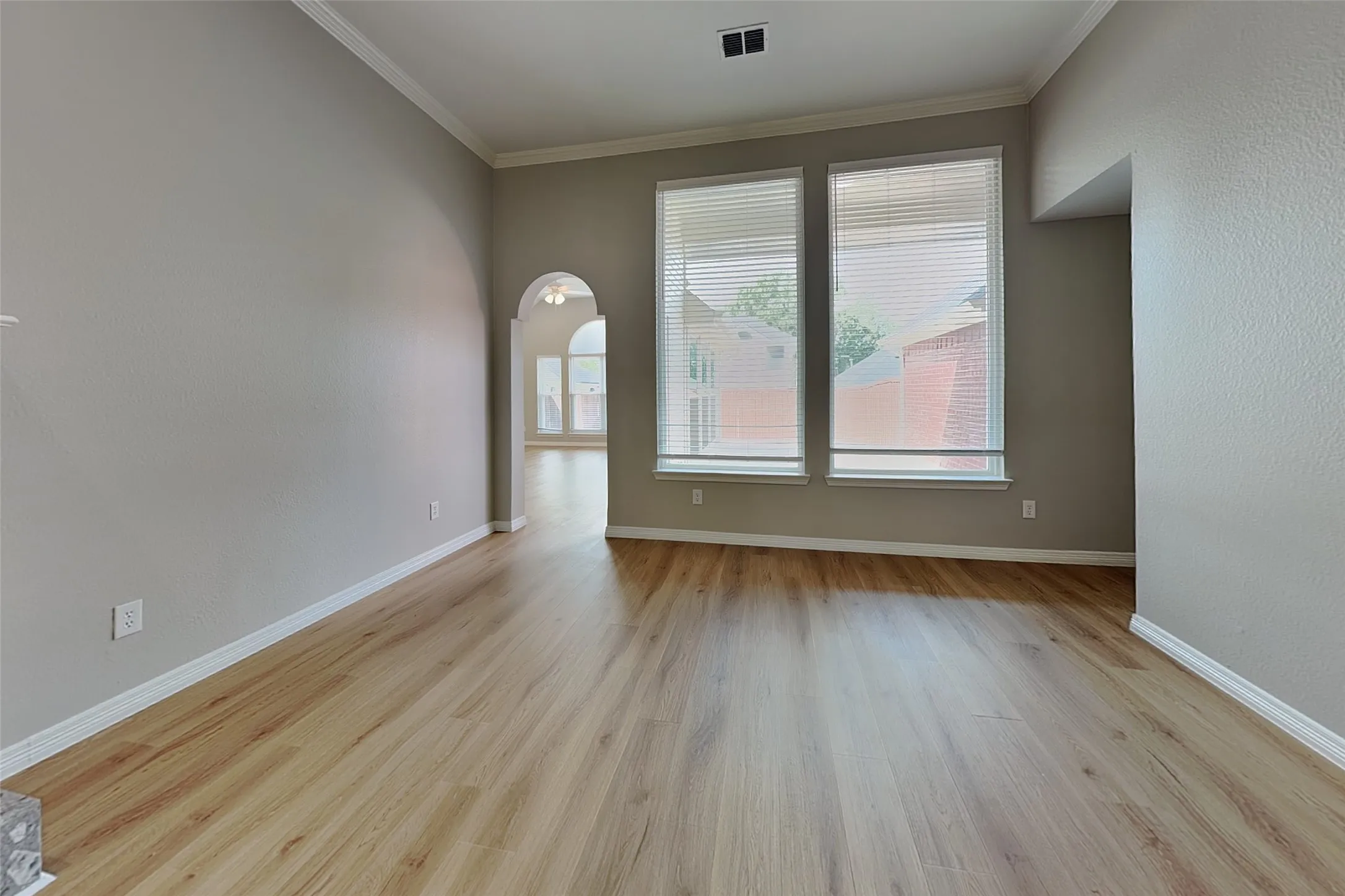 Single Family Residence For Rent in Dallas County , 1527 Jeanette Way, Carrollton, Texas 75006, 4 Bedroom, 3 Bathroom, 2 Garage spaces, 2,600 Sqft, built in 1994, mls#21393181, Real Estate Agent in Carrollton, Homes For Rent in Dallas county, Homes For Rent in Carrollton, Realtor in Carrollton Texas, Real Estate Brokerage Independent Realty Texas, Luminita Cordes Realtor
