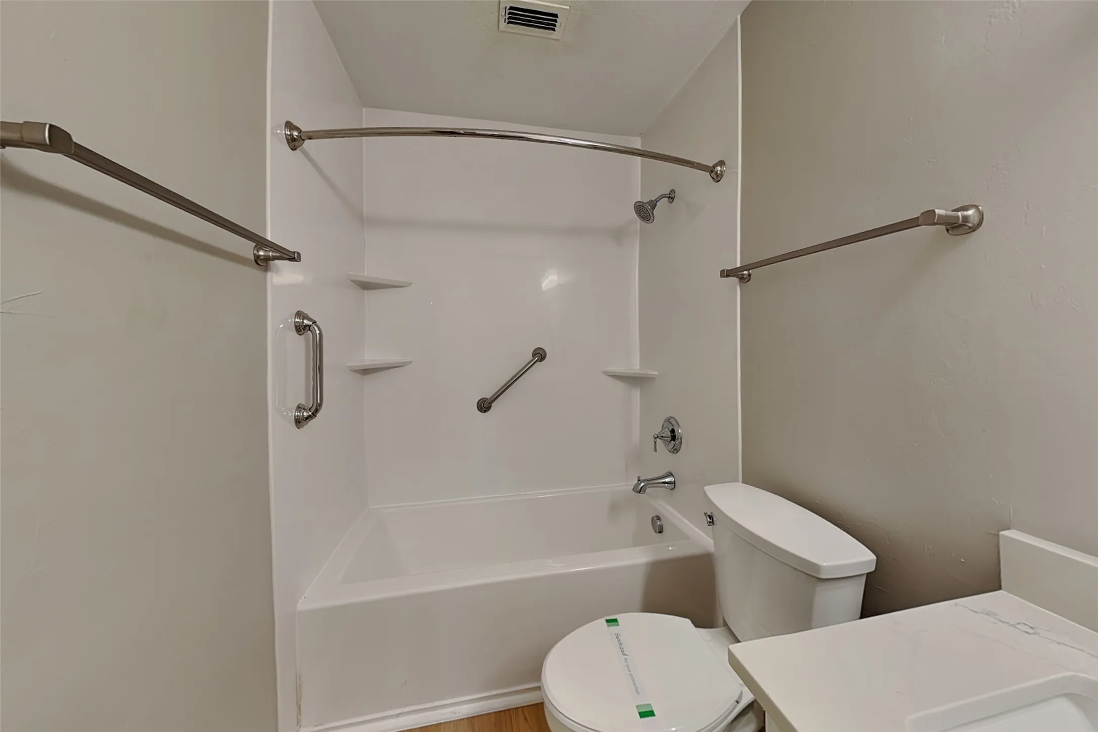 Single Family Residence For Rent in Dallas County , 1527 Jeanette Way, Carrollton, Texas 75006, 4 Bedroom, 3 Bathroom, 2 Garage spaces, 2,600 Sqft, built in 1994, mls#21393181, Real Estate Agent in Carrollton, Homes For Rent in Dallas county, Homes For Rent in Carrollton, Realtor in Carrollton Texas, Real Estate Brokerage Independent Realty Texas, Luminita Cordes Realtor