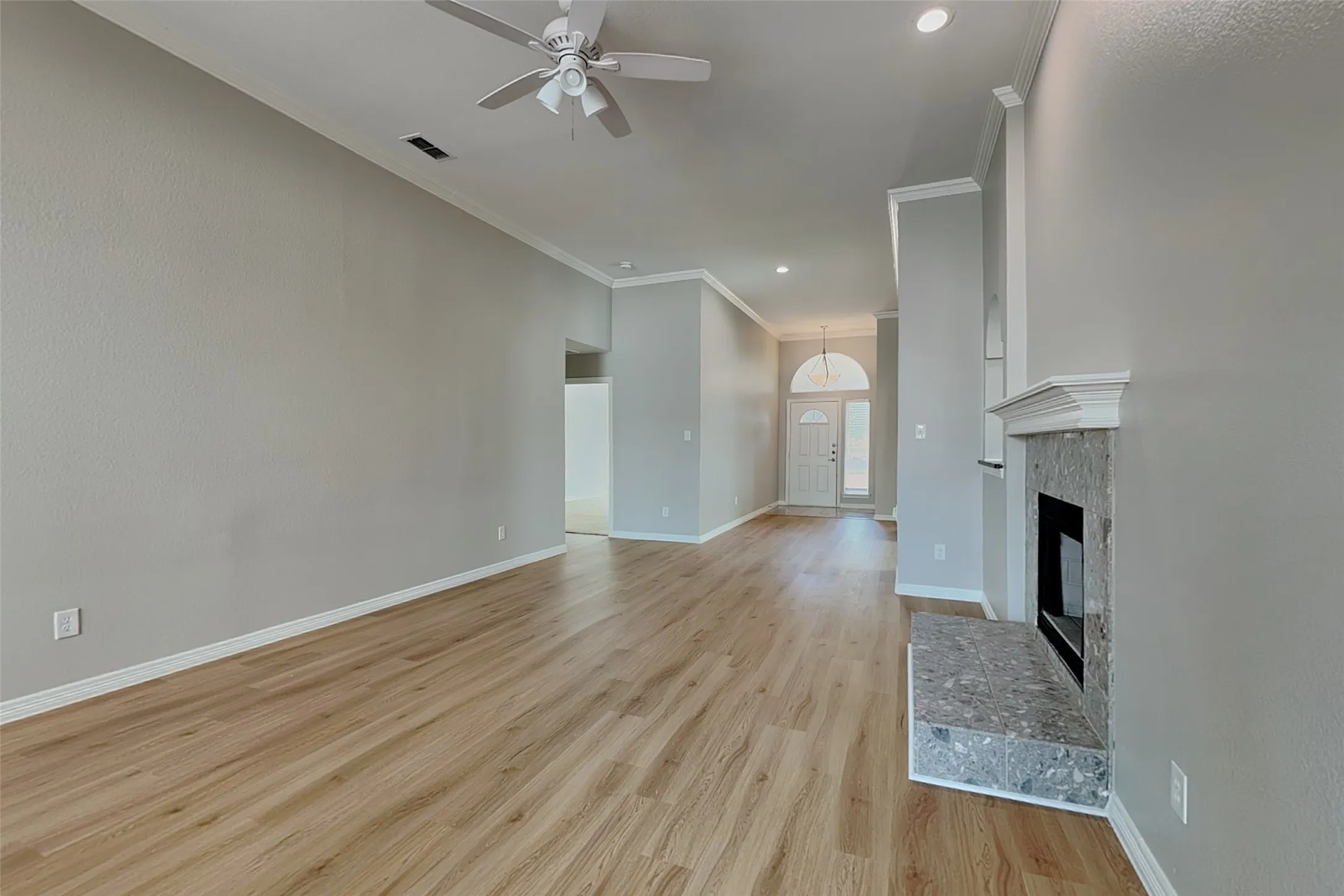 Single Family Residence For Rent in Dallas County , 1527 Jeanette Way, Carrollton, Texas 75006, 4 Bedroom, 3 Bathroom, 2 Garage spaces, 2,600 Sqft, built in 1994, mls#21393181, Real Estate Agent in Carrollton, Homes For Rent in Dallas county, Homes For Rent in Carrollton, Realtor in Carrollton Texas, Real Estate Brokerage Independent Realty Texas, Luminita Cordes Realtor