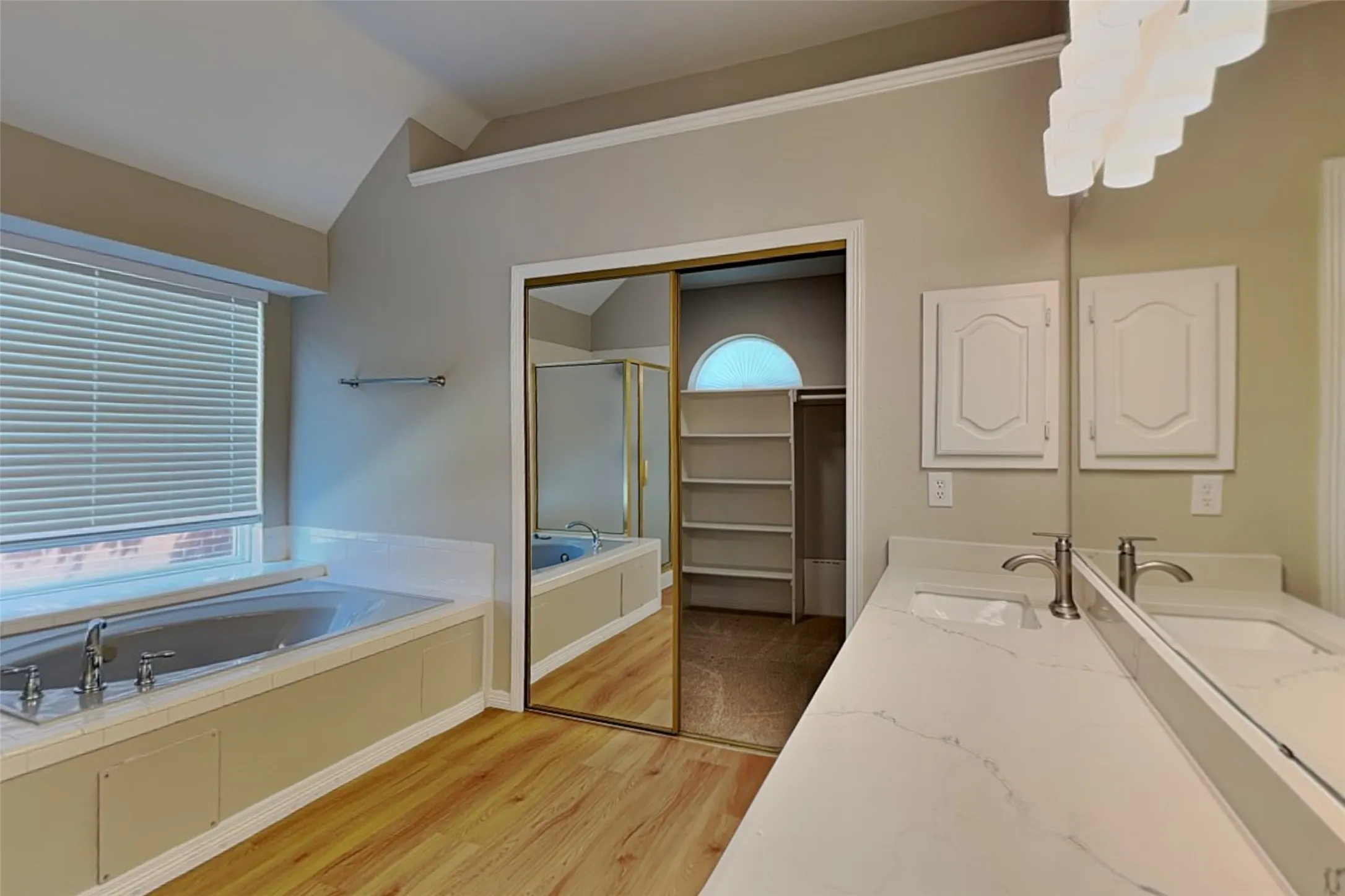 Single Family Residence For Rent in Dallas County , 1527 Jeanette Way, Carrollton, Texas 75006, 4 Bedroom, 3 Bathroom, 2 Garage spaces, 2,600 Sqft, built in 1994, mls#21393181, Real Estate Agent in Carrollton, Homes For Rent in Dallas county, Homes For Rent in Carrollton, Realtor in Carrollton Texas, Real Estate Brokerage Independent Realty Texas, Luminita Cordes Realtor