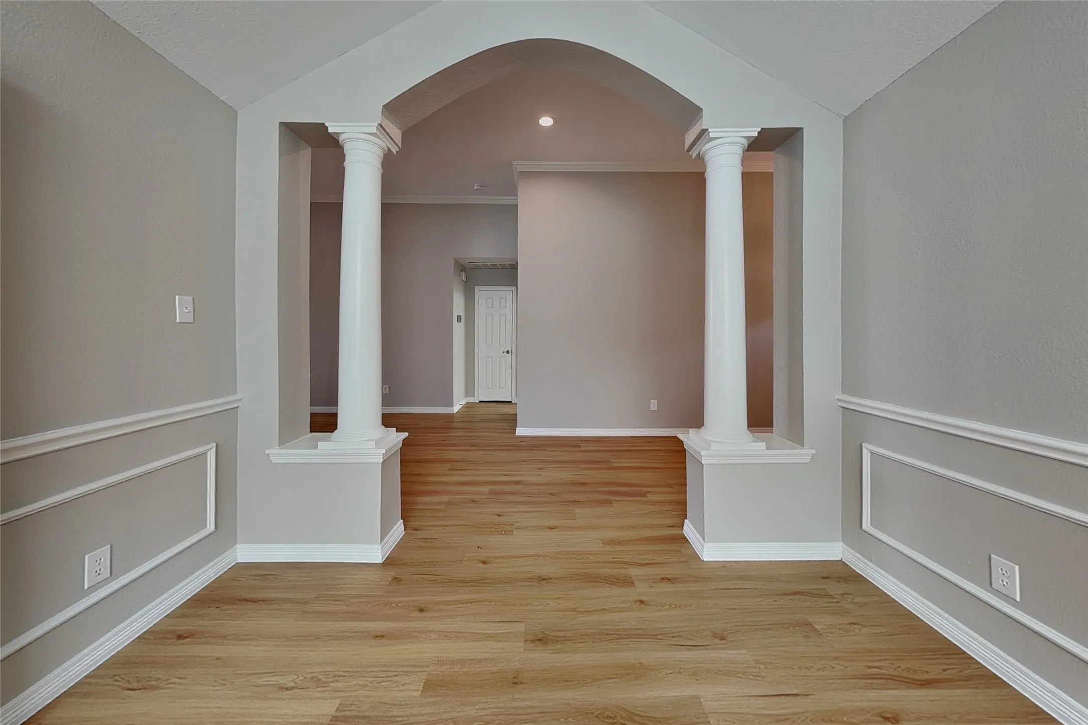 Single Family Residence For Rent in Dallas County , 1527 Jeanette Way, Carrollton, Texas 75006, 4 Bedroom, 3 Bathroom, 2 Garage spaces, 2,600 Sqft, built in 1994, mls#21393181, Real Estate Agent in Carrollton, Homes For Rent in Dallas county, Homes For Rent in Carrollton, Realtor in Carrollton Texas, Real Estate Brokerage Independent Realty Texas, Luminita Cordes Realtor