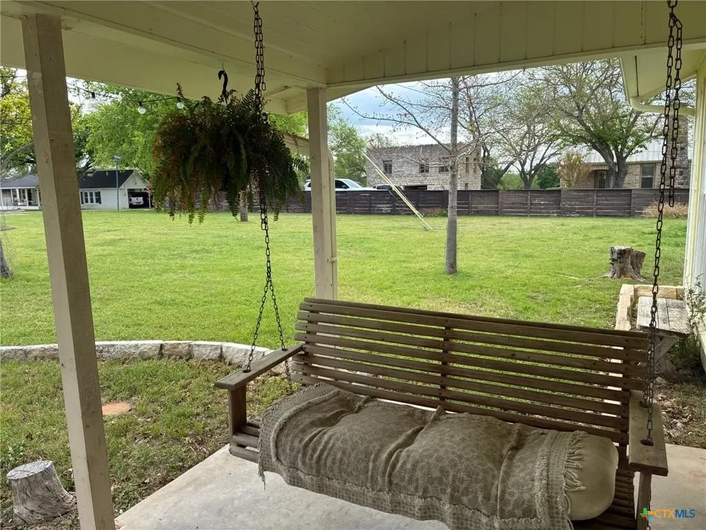 Single Family Residence For Sale in Lampasas County , 408 S Porter Street, Lampasas, Texas 76550, 3 Bedroom, 2 Bathroom, 1 Garage spaces, 1,557 Sqft, built in 1950, mls#21393146, Real Estate Agent in Lampasas, Homes For Sale in Lampasas county, Homes For Sale in Lampasas, Realtor in Lampasas Texas, Real Estate Brokerage Independent Realty Texas, Luminita Cordes Realtor