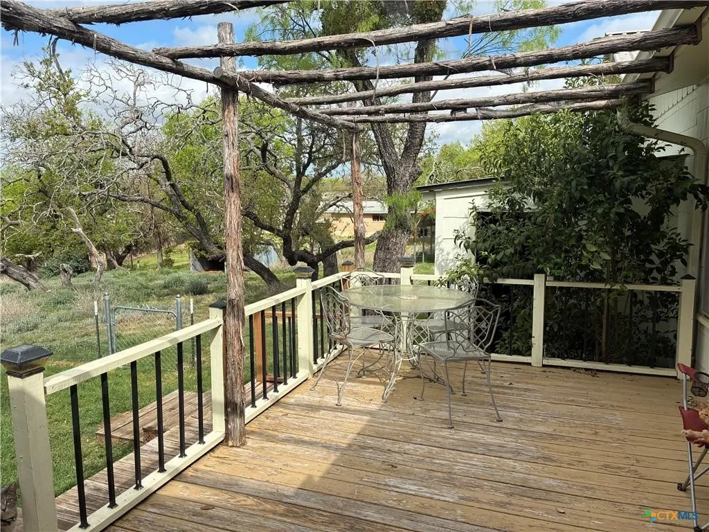 Single Family Residence For Sale in Lampasas County , 408 S Porter Street, Lampasas, Texas 76550, 3 Bedroom, 2 Bathroom, 1 Garage spaces, 1,557 Sqft, built in 1950, mls#21393146, Real Estate Agent in Lampasas, Homes For Sale in Lampasas county, Homes For Sale in Lampasas, Realtor in Lampasas Texas, Real Estate Brokerage Independent Realty Texas, Luminita Cordes Realtor