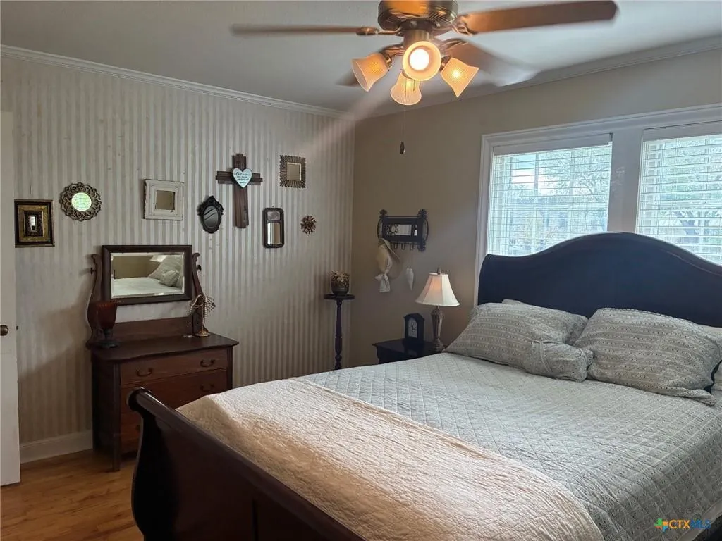 Single Family Residence For Sale in Lampasas County , 408 S Porter Street, Lampasas, Texas 76550, 3 Bedroom, 2 Bathroom, 1 Garage spaces, 1,557 Sqft, built in 1950, mls#21393146, Real Estate Agent in Lampasas, Homes For Sale in Lampasas county, Homes For Sale in Lampasas, Realtor in Lampasas Texas, Real Estate Brokerage Independent Realty Texas, Luminita Cordes Realtor