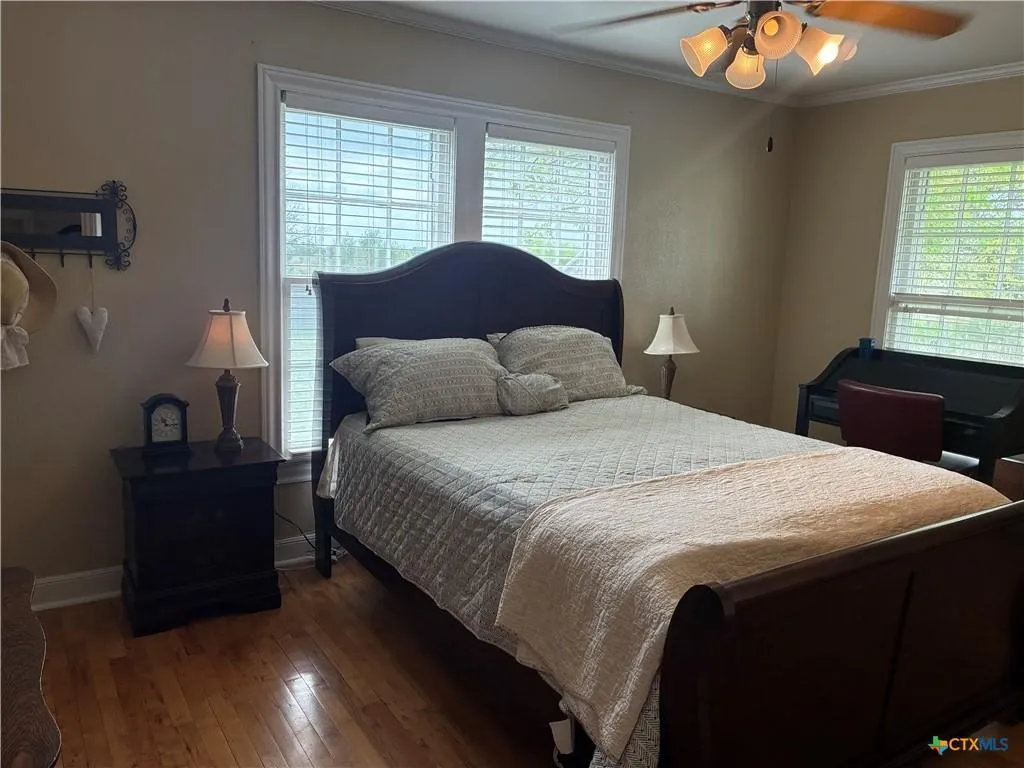 Single Family Residence For Sale in Lampasas County , 408 S Porter Street, Lampasas, Texas 76550, 3 Bedroom, 2 Bathroom, 1 Garage spaces, 1,557 Sqft, built in 1950, mls#21393146, Real Estate Agent in Lampasas, Homes For Sale in Lampasas county, Homes For Sale in Lampasas, Realtor in Lampasas Texas, Real Estate Brokerage Independent Realty Texas, Luminita Cordes Realtor