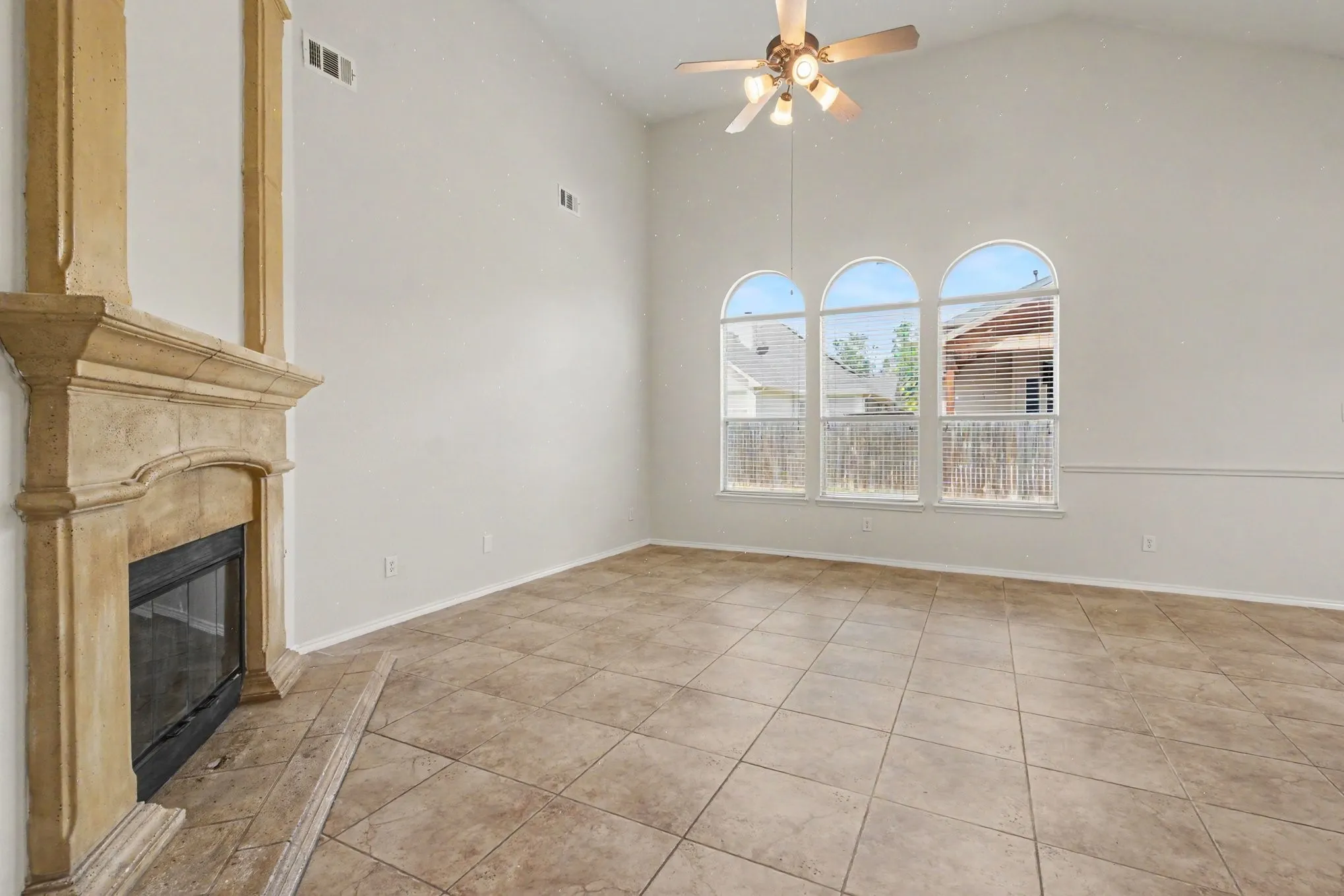 Single Family Residence For Sale in Tarrant County , 412 Flowering Plum Lane, Fort Worth, Texas 76140, 4 Bedroom, 3 Bathroom, 2 Garage spaces, 3,032 Sqft, built in 2006, mls#21392811, Real Estate Agent in Fort Worth, Homes For Sale in Tarrant county, Homes For Sale in Fort Worth, Realtor in Fort Worth Texas, Real Estate Brokerage Independent Realty Texas, Luminita Cordes Realtor