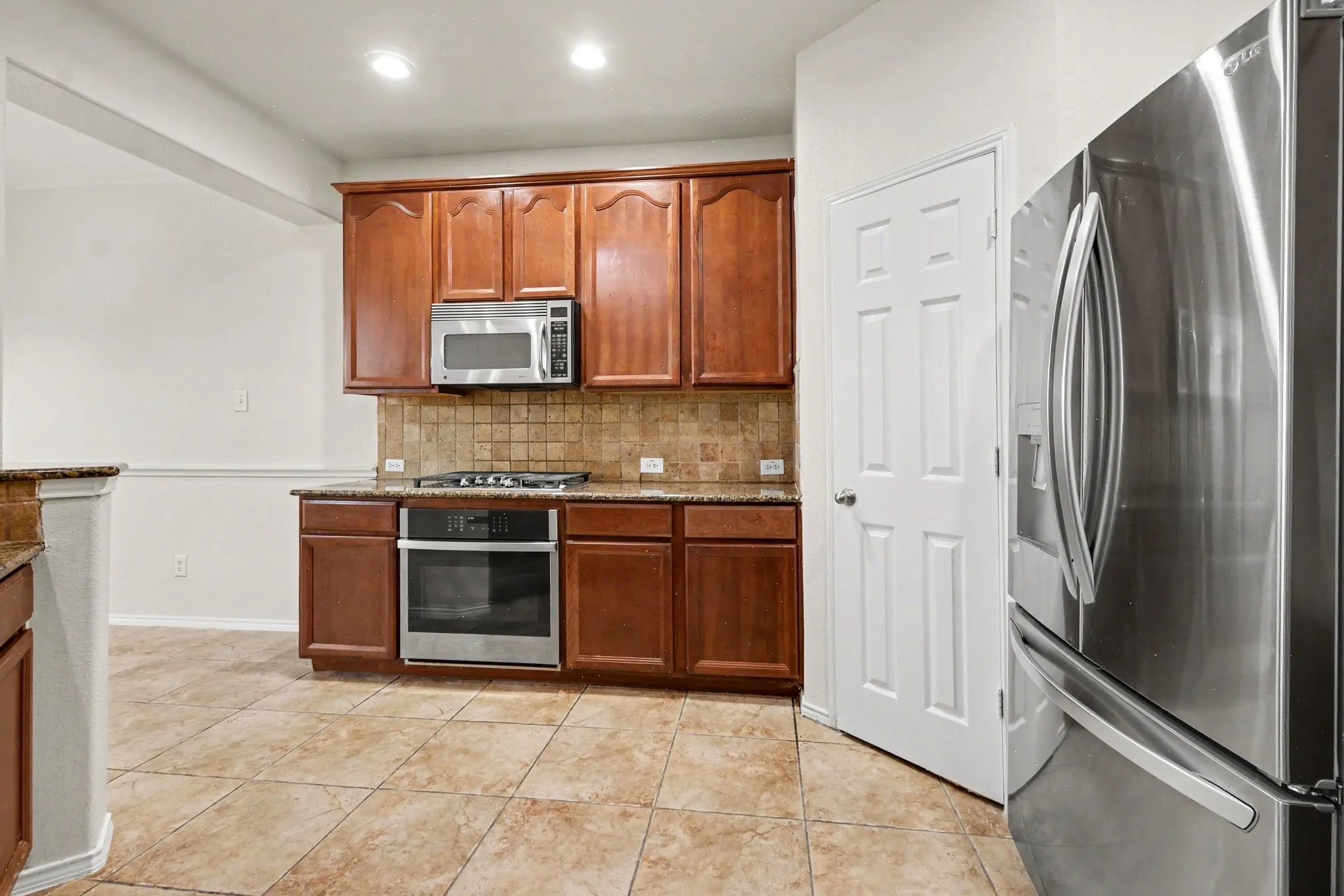 Single Family Residence For Sale in Tarrant County , 412 Flowering Plum Lane, Fort Worth, Texas 76140, 4 Bedroom, 3 Bathroom, 2 Garage spaces, 3,032 Sqft, built in 2006, mls#21392811, Real Estate Agent in Fort Worth, Homes For Sale in Tarrant county, Homes For Sale in Fort Worth, Realtor in Fort Worth Texas, Real Estate Brokerage Independent Realty Texas, Luminita Cordes Realtor