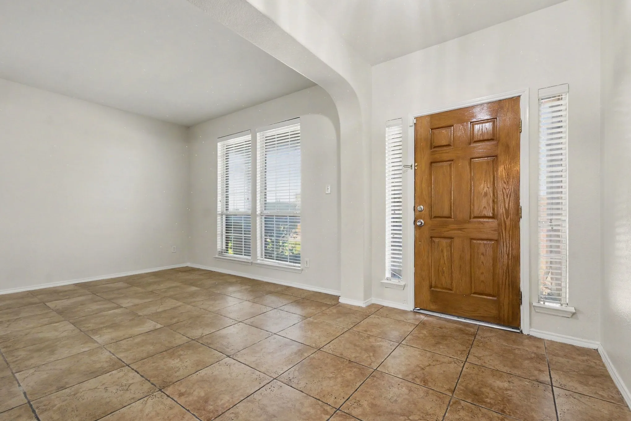 Single Family Residence For Sale in Tarrant County , 412 Flowering Plum Lane, Fort Worth, Texas 76140, 4 Bedroom, 3 Bathroom, 2 Garage spaces, 3,032 Sqft, built in 2006, mls#21392811, Real Estate Agent in Fort Worth, Homes For Sale in Tarrant county, Homes For Sale in Fort Worth, Realtor in Fort Worth Texas, Real Estate Brokerage Independent Realty Texas, Luminita Cordes Realtor