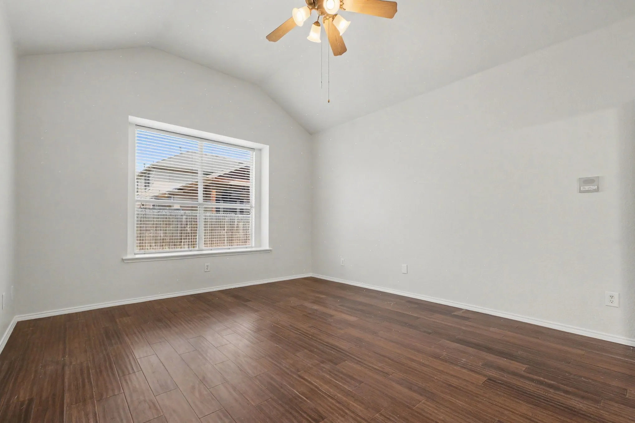 Single Family Residence For Sale in Tarrant County , 412 Flowering Plum Lane, Fort Worth, Texas 76140, 4 Bedroom, 3 Bathroom, 2 Garage spaces, 3,032 Sqft, built in 2006, mls#21392811, Real Estate Agent in Fort Worth, Homes For Sale in Tarrant county, Homes For Sale in Fort Worth, Realtor in Fort Worth Texas, Real Estate Brokerage Independent Realty Texas, Luminita Cordes Realtor