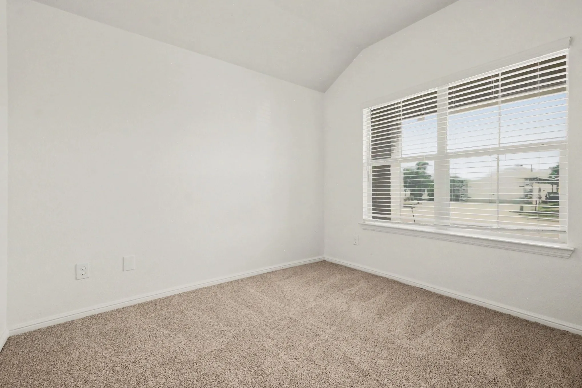 Single Family Residence For Sale in Tarrant County , 412 Flowering Plum Lane, Fort Worth, Texas 76140, 4 Bedroom, 3 Bathroom, 2 Garage spaces, 3,032 Sqft, built in 2006, mls#21392811, Real Estate Agent in Fort Worth, Homes For Sale in Tarrant county, Homes For Sale in Fort Worth, Realtor in Fort Worth Texas, Real Estate Brokerage Independent Realty Texas, Luminita Cordes Realtor