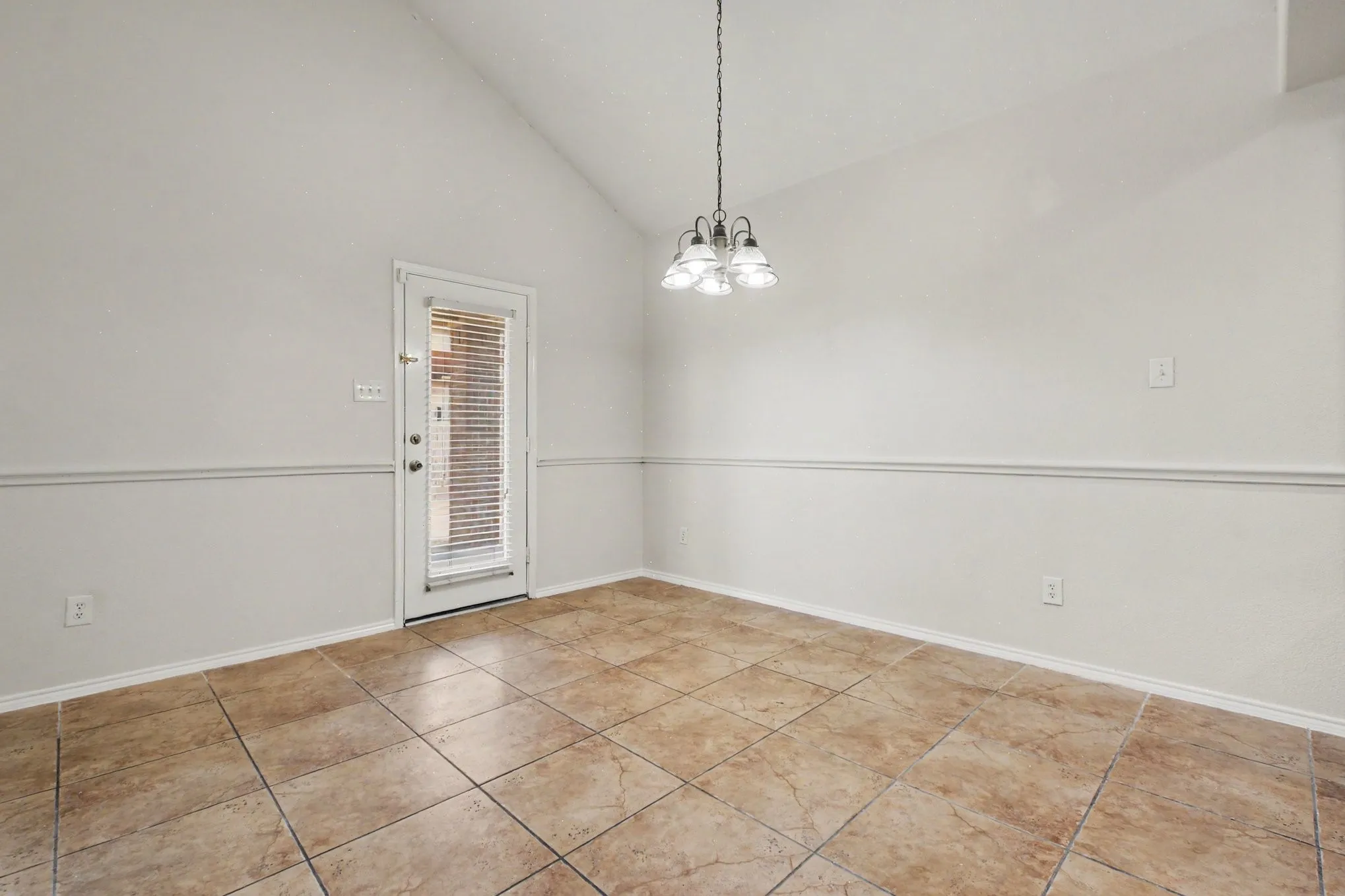 Single Family Residence For Sale in Tarrant County , 412 Flowering Plum Lane, Fort Worth, Texas 76140, 4 Bedroom, 3 Bathroom, 2 Garage spaces, 3,032 Sqft, built in 2006, mls#21392811, Real Estate Agent in Fort Worth, Homes For Sale in Tarrant county, Homes For Sale in Fort Worth, Realtor in Fort Worth Texas, Real Estate Brokerage Independent Realty Texas, Luminita Cordes Realtor