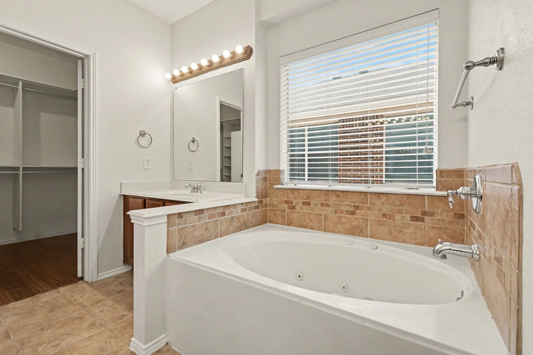 Single Family Residence For Sale in Tarrant County , 412 Flowering Plum Lane, Fort Worth, Texas 76140, 4 Bedroom, 3 Bathroom, 2 Garage spaces, 3,032 Sqft, built in 2006, mls#21392811, Real Estate Agent in Fort Worth, Homes For Sale in Tarrant county, Homes For Sale in Fort Worth, Realtor in Fort Worth Texas, Real Estate Brokerage Independent Realty Texas, Luminita Cordes Realtor