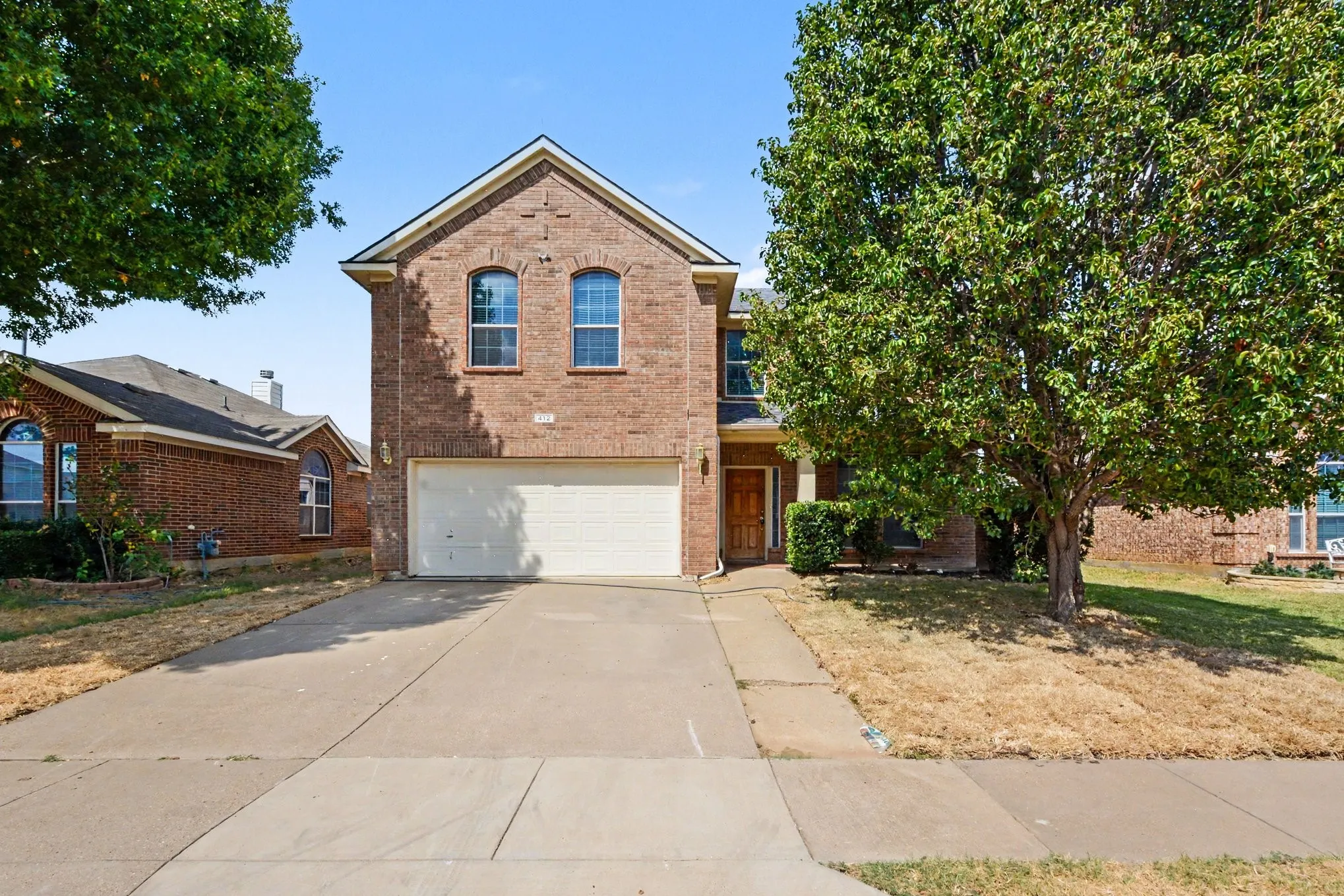 Single Family Residence For Sale in Tarrant County , 412 Flowering Plum Lane, Fort Worth, Texas 76140, 4 Bedroom, 3 Bathroom, 2 Garage spaces, 3,032 Sqft, built in 2006, mls#21392811, Real Estate Agent in Fort Worth, Homes For Sale in Tarrant county, Homes For Sale in Fort Worth, Realtor in Fort Worth Texas, Real Estate Brokerage Independent Realty Texas, Luminita Cordes Realtor