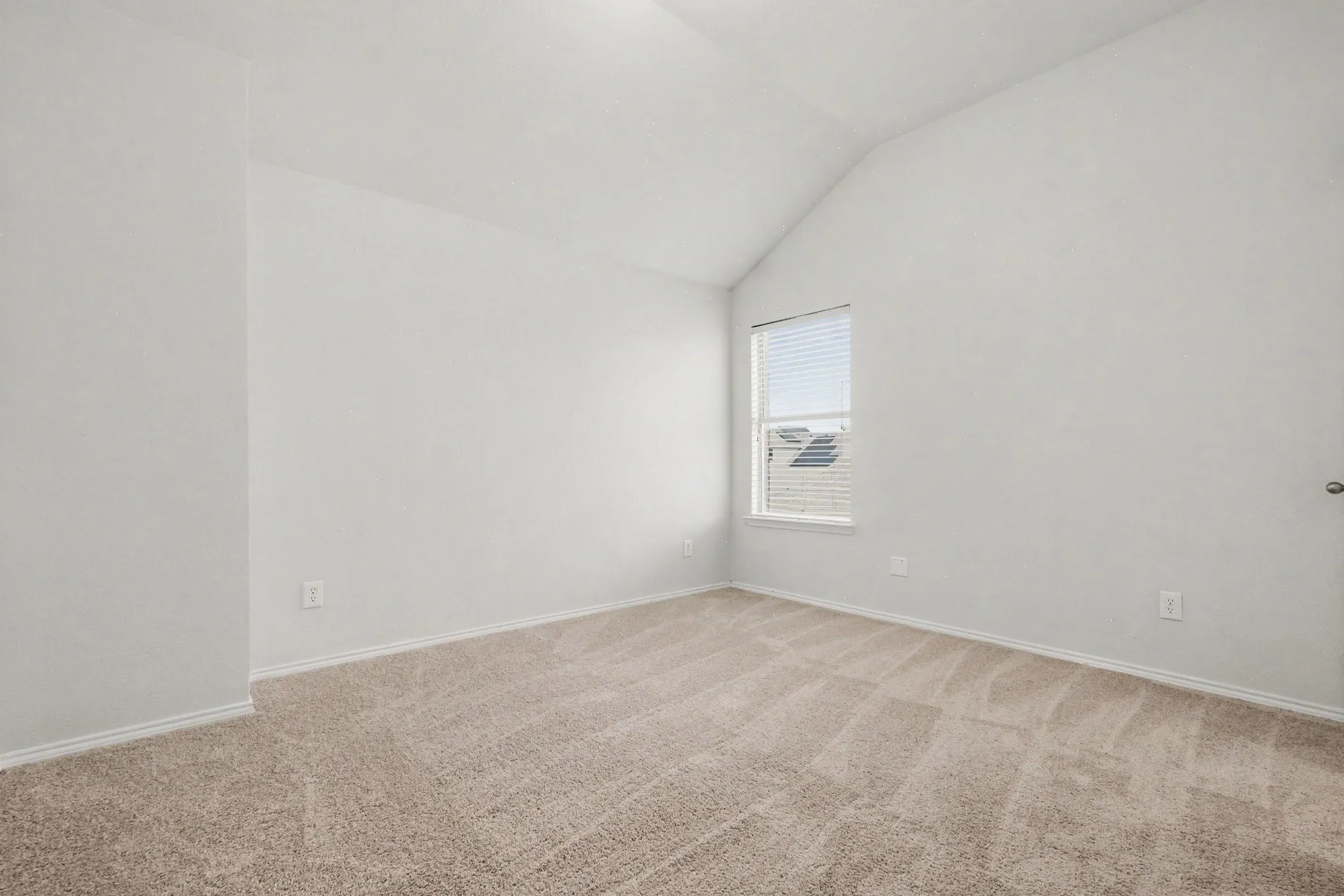 Single Family Residence For Sale in Tarrant County , 412 Flowering Plum Lane, Fort Worth, Texas 76140, 4 Bedroom, 3 Bathroom, 2 Garage spaces, 3,032 Sqft, built in 2006, mls#21392811, Real Estate Agent in Fort Worth, Homes For Sale in Tarrant county, Homes For Sale in Fort Worth, Realtor in Fort Worth Texas, Real Estate Brokerage Independent Realty Texas, Luminita Cordes Realtor