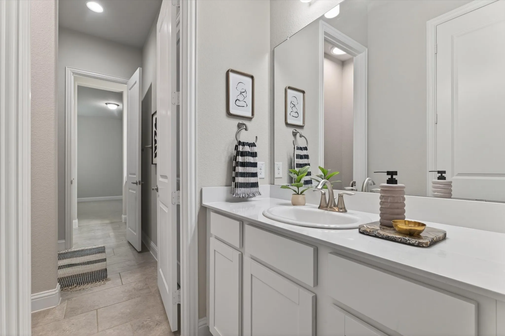 Single Family Residence For Sale in Denton County , 1017 Wimberly Lane, Northlake, Texas 76226, 4 Bedroom, 5 Bathroom, 3 Garage spaces, 4,124 Sqft, built in 2017, mls#21393189, Real Estate Agent in Northlake, Homes For Sale in Denton county, Homes For Sale in Northlake, Realtor in Northlake Texas, Real Estate Brokerage Independent Realty Texas, Luminita Cordes Realtor