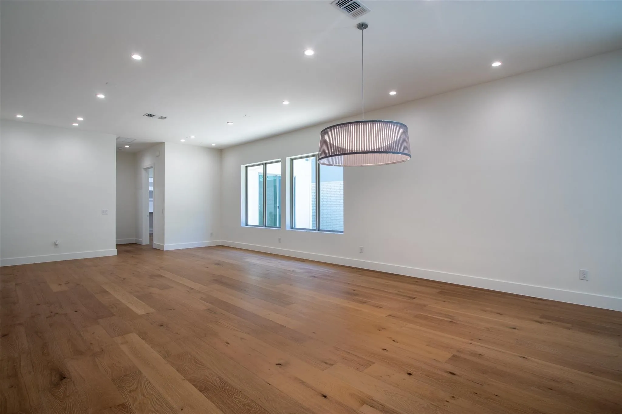 Single Family Residence For Rent in Dallas County , 3344 Walchard Court, Dallas, Texas 75229, 3 Bedroom, 4 Bathroom, 2 Garage spaces, 2,886 Sqft, built in 2018, mls#21393175, Real Estate Agent in Dallas, Homes For Rent in Dallas county, Homes For Rent in Dallas, Realtor in Dallas Texas, Real Estate Brokerage Independent Realty Texas, Luminita Cordes Realtor