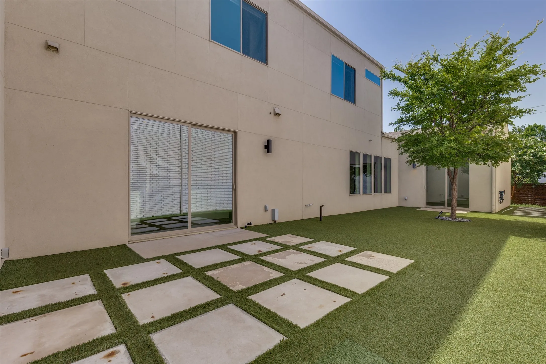 Single Family Residence For Rent in Dallas County , 3344 Walchard Court, Dallas, Texas 75229, 3 Bedroom, 4 Bathroom, 2 Garage spaces, 2,886 Sqft, built in 2018, mls#21393175, Real Estate Agent in Dallas, Homes For Rent in Dallas county, Homes For Rent in Dallas, Realtor in Dallas Texas, Real Estate Brokerage Independent Realty Texas, Luminita Cordes Realtor
