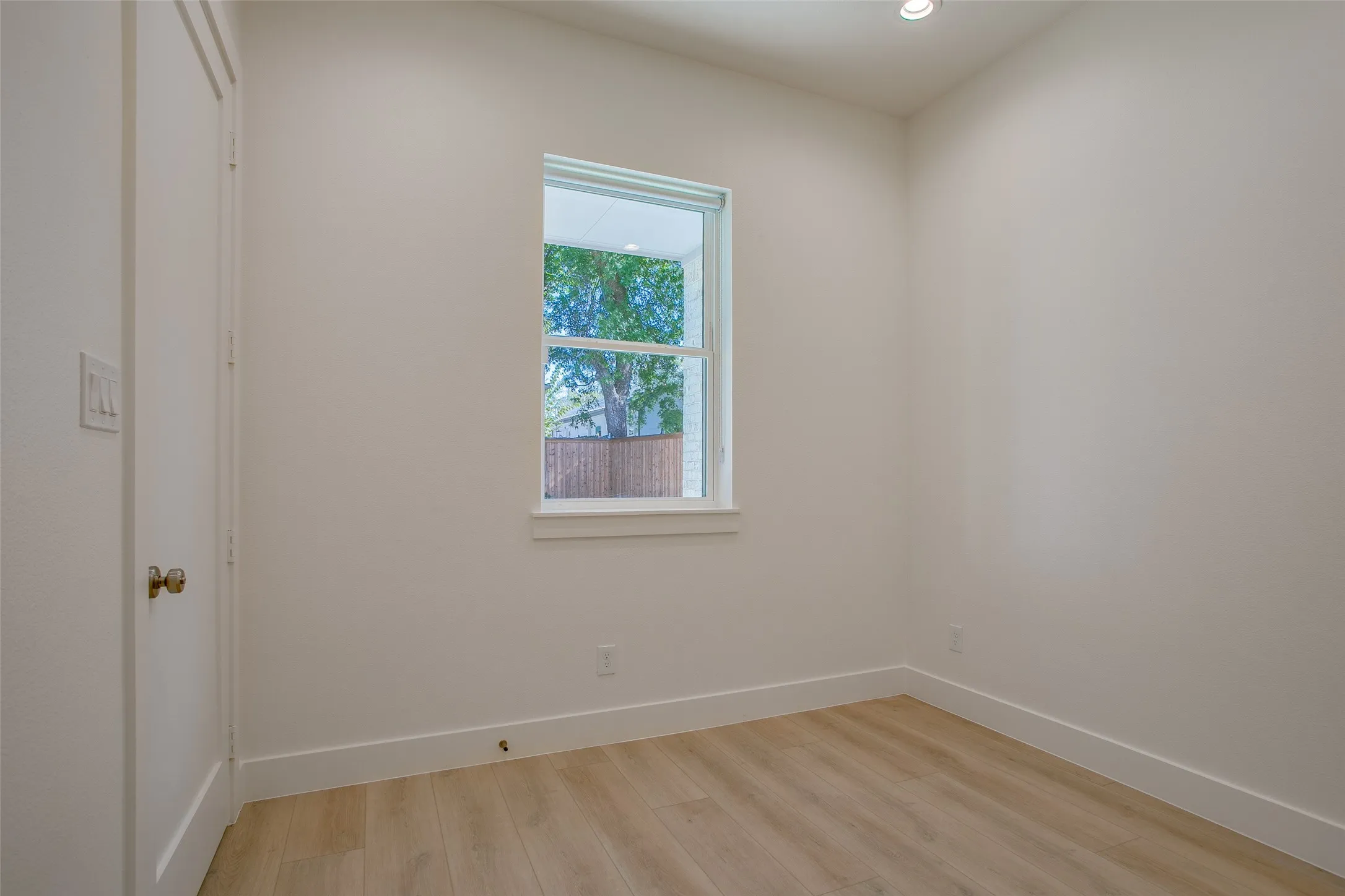 Single Family Residence For Rent in Dallas County , 424 N Denver Street, Dallas, Texas 75203, 4 Bedroom, 4 Bathroom, 2 Garage spaces, 2,825 Sqft, built in 2024, mls#21393211, Real Estate Agent in Dallas, Homes For Rent in Dallas county, Homes For Rent in Dallas, Realtor in Dallas Texas, Real Estate Brokerage Independent Realty Texas, Luminita Cordes Realtor
