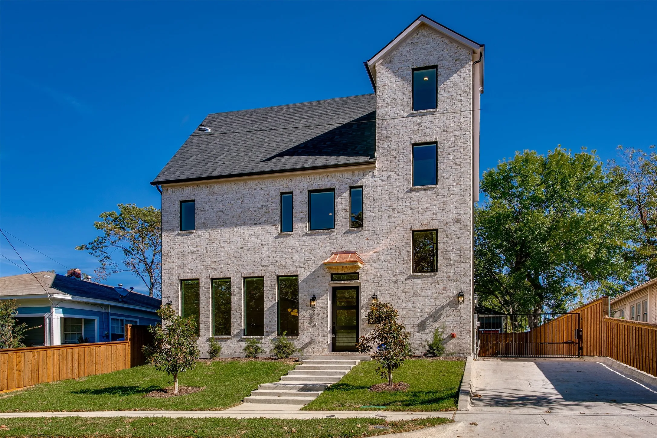 Single Family Residence For Rent in Dallas County , 424 N Denver Street, Dallas, Texas 75203, 4 Bedroom, 4 Bathroom, 2 Garage spaces, 2,825 Sqft, built in 2024, mls#21393211, Real Estate Agent in Dallas, Homes For Rent in Dallas county, Homes For Rent in Dallas, Realtor in Dallas Texas, Real Estate Brokerage Independent Realty Texas, Luminita Cordes Realtor