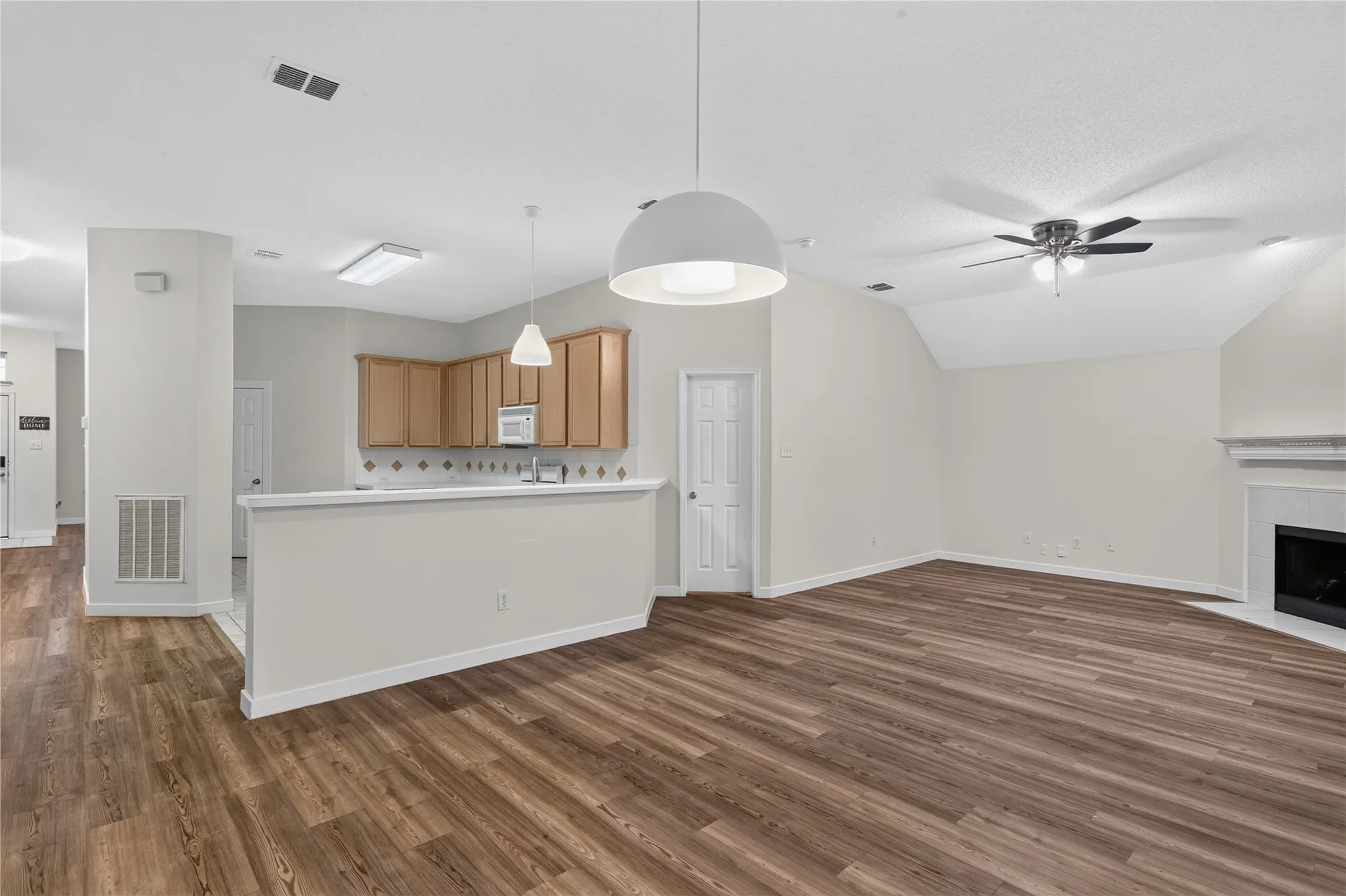 Single Family Residence For Sale in Collin County , 1409 Autumnmist Drive, Allen, Texas 75002, 4 Bedroom, 2 Bathroom, 2 Garage spaces, 2,221 Sqft, built in 1999, mls#21377376, Real Estate Agent in Allen, Homes For Sale in Collin county, Homes For Sale in Allen, Realtor in Allen Texas, Real Estate Brokerage Independent Realty Texas, Luminita Cordes Realtor